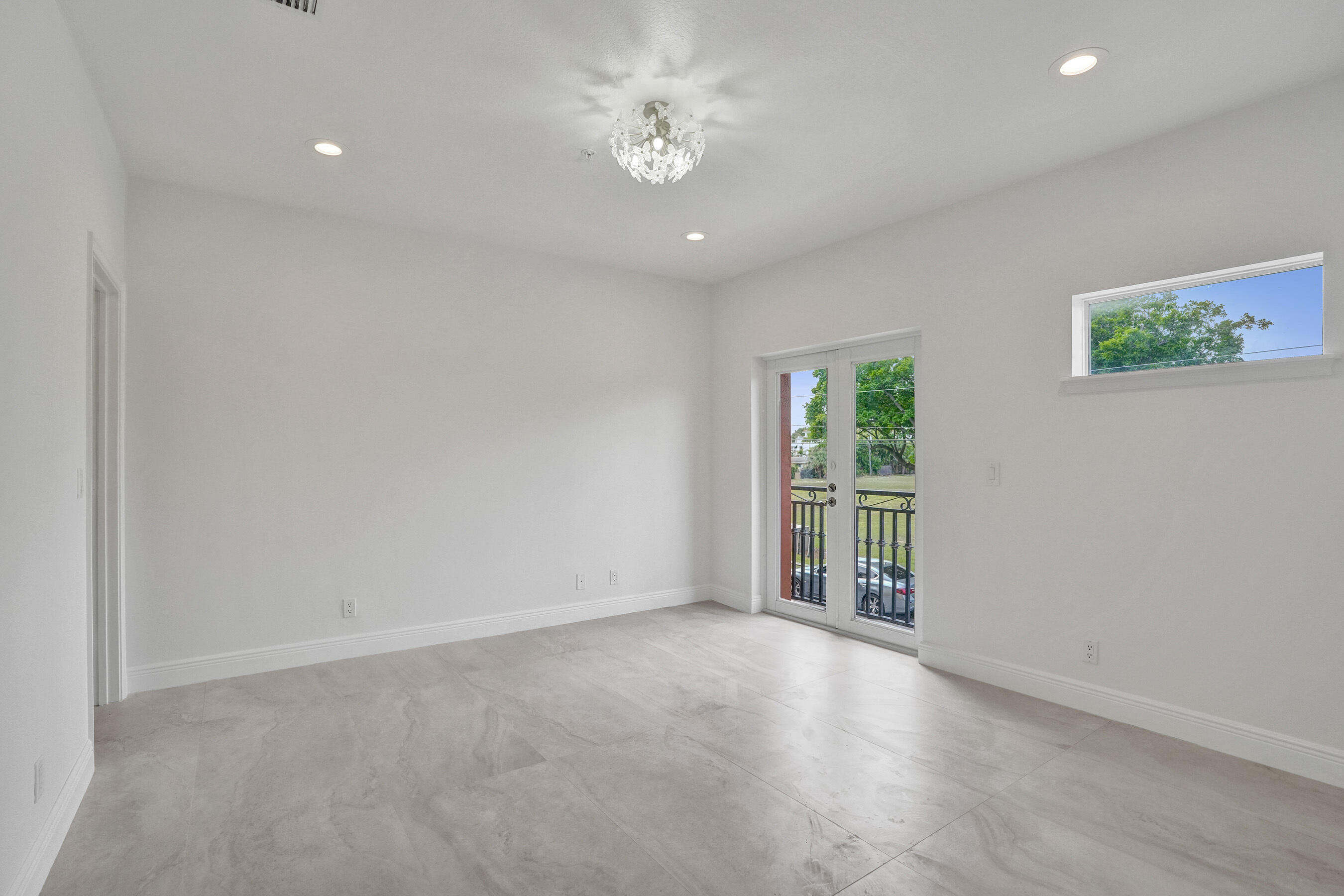 804 NE 7th Fort Lauderdale, FL 33304
