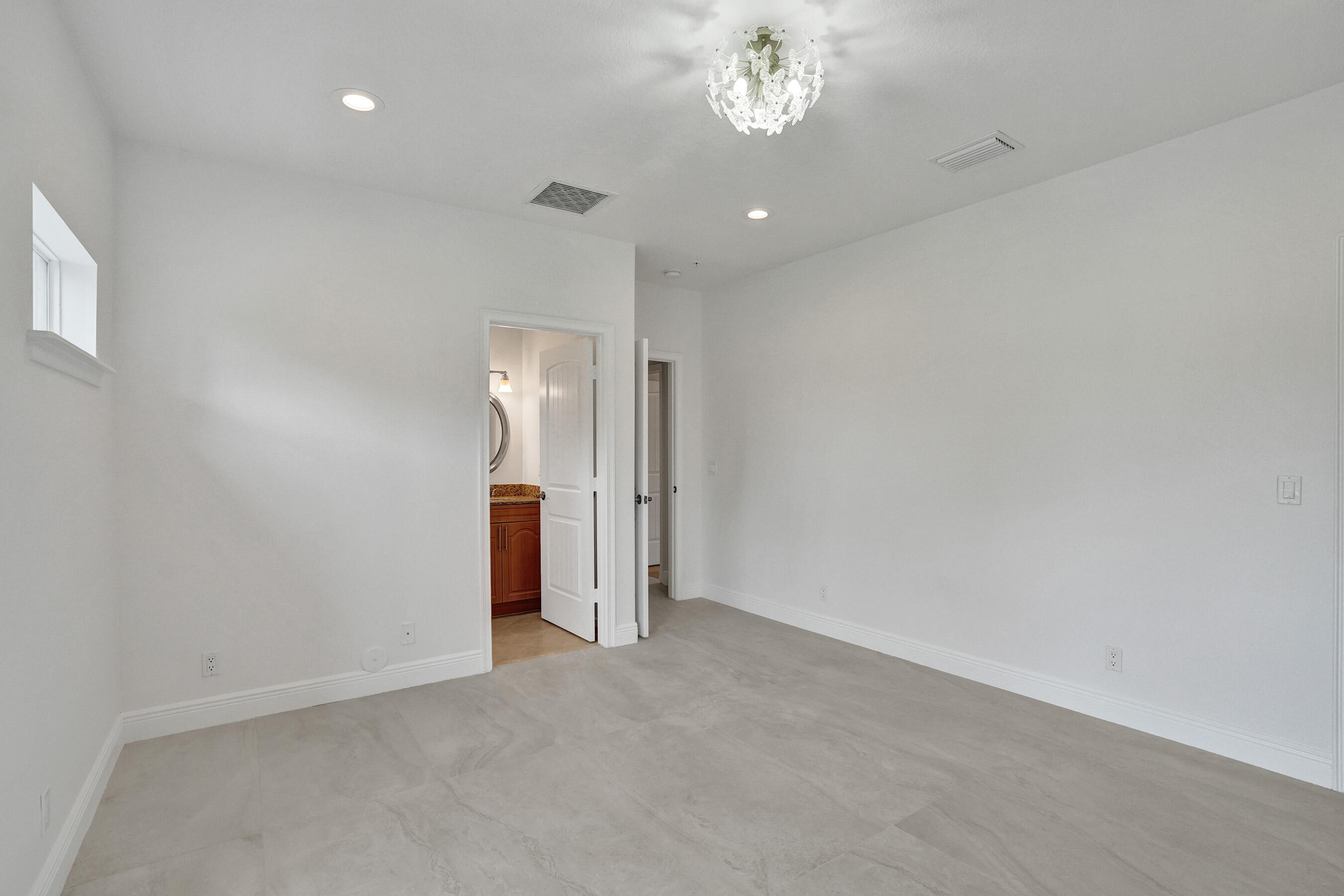 804 NE 7th Fort Lauderdale, FL 33304