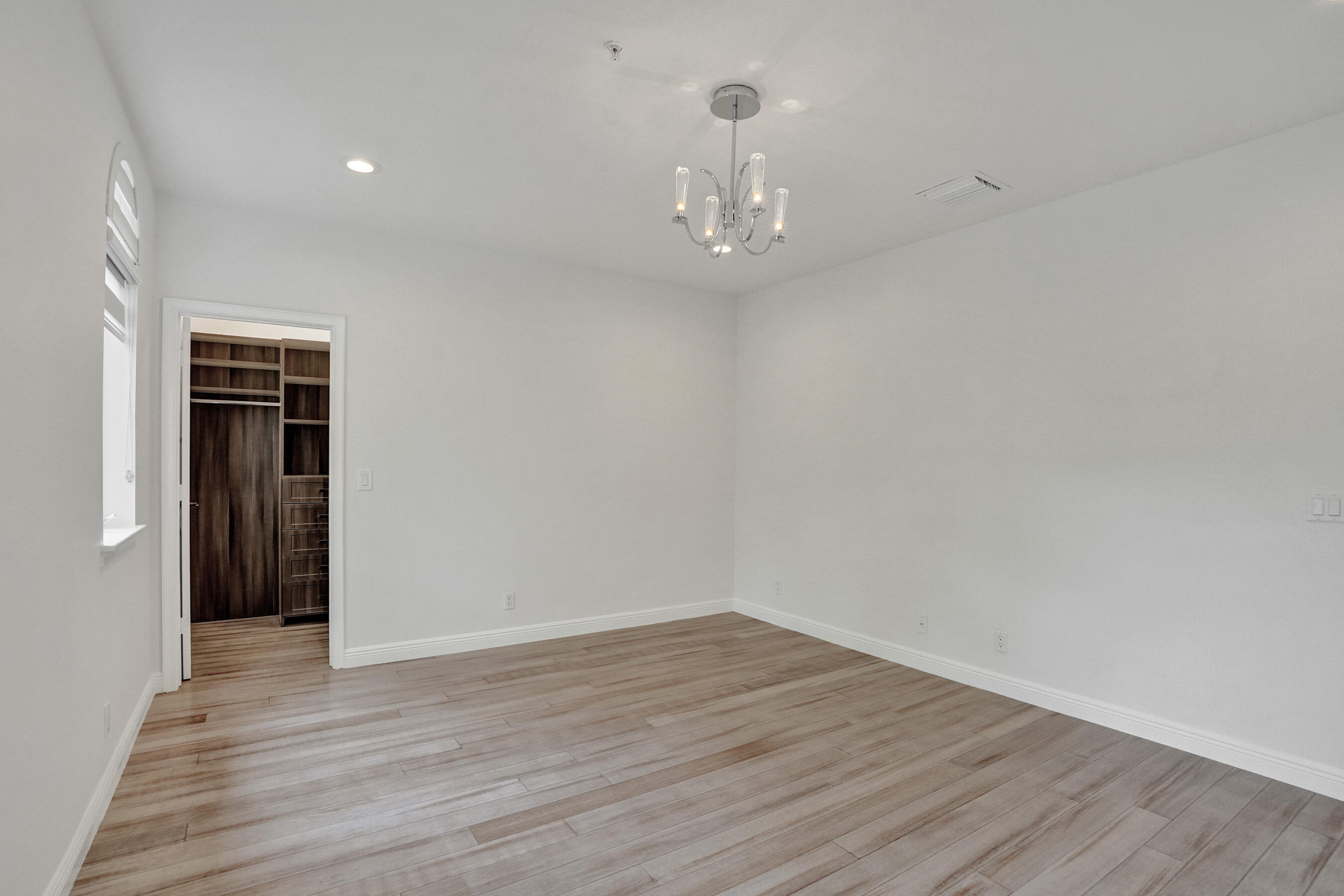 804 NE 7th Fort Lauderdale, FL 33304
