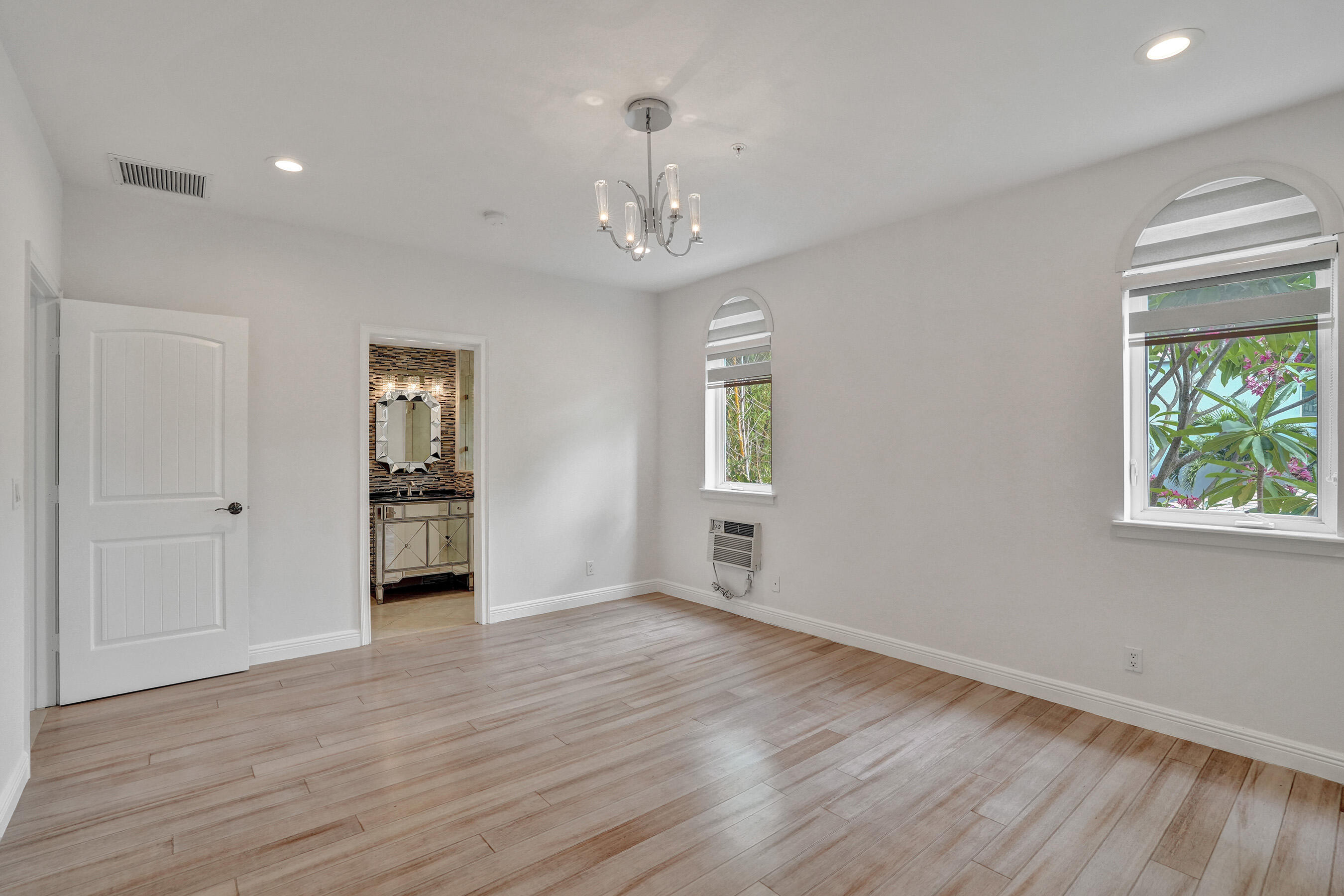 804 NE 7th Fort Lauderdale, FL 33304