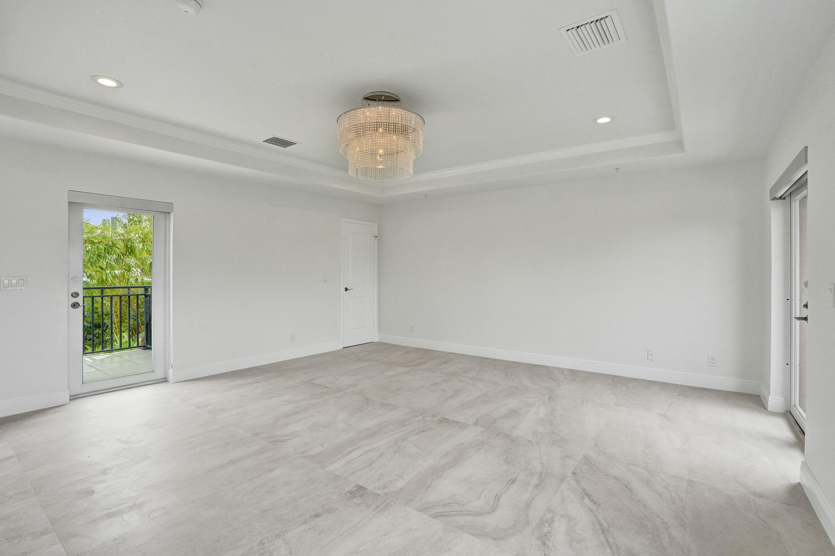 804 NE 7th Fort Lauderdale, FL 33304