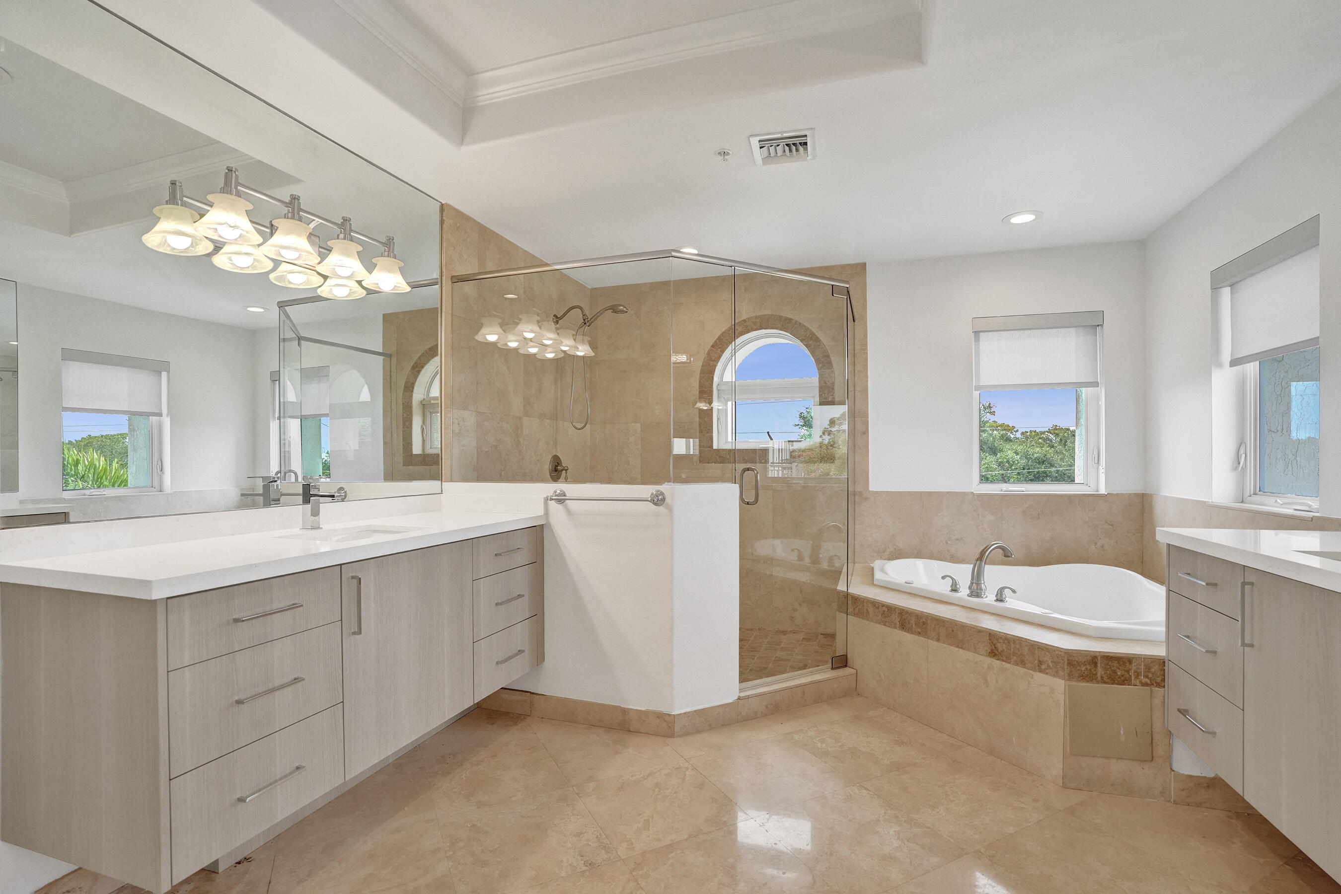 804 NE 7th Fort Lauderdale, FL 33304