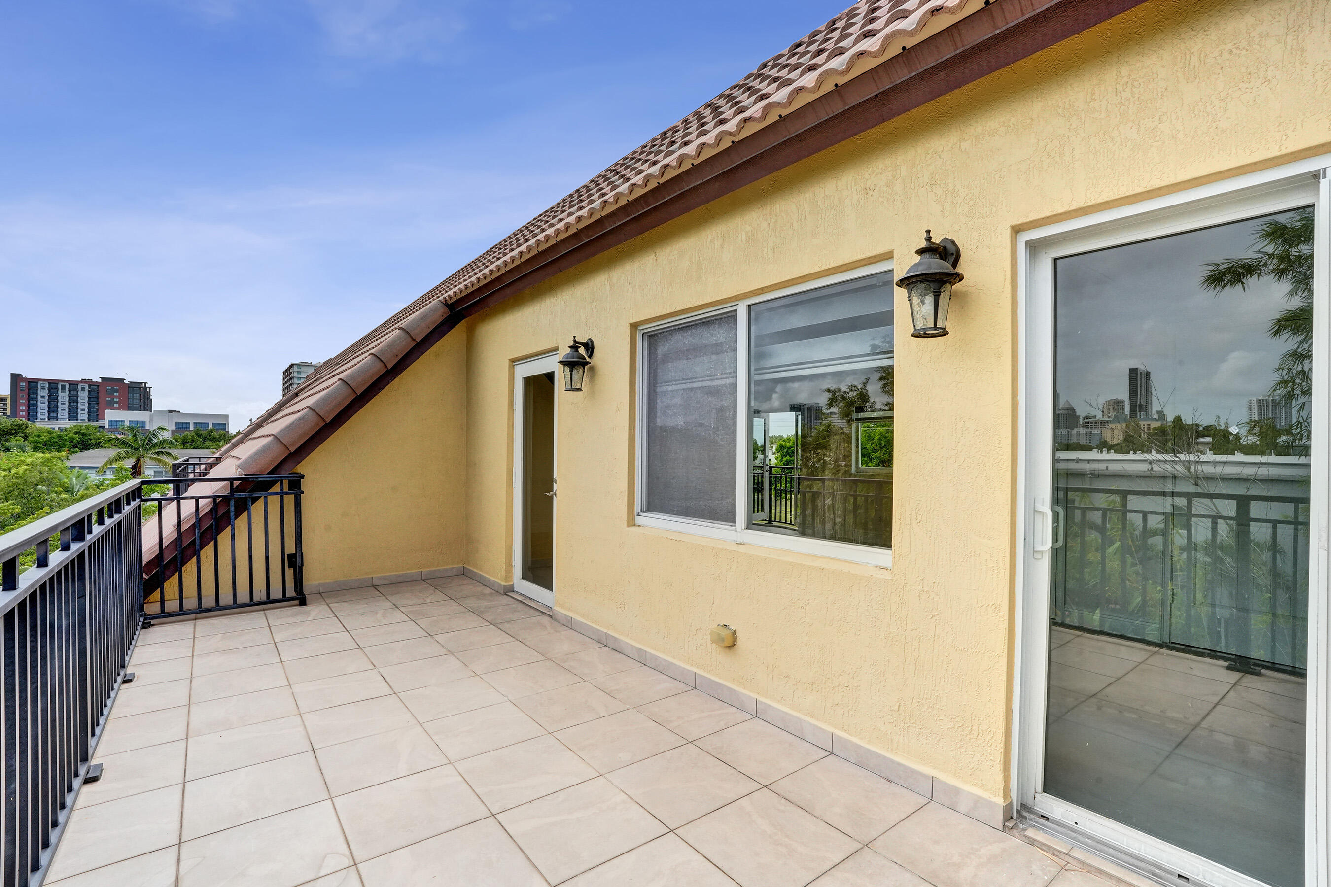804 NE 7th Fort Lauderdale, FL 33304