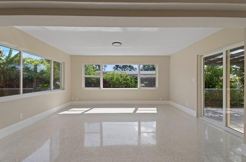570 SE 2nd Pompano Beach, FL 33060