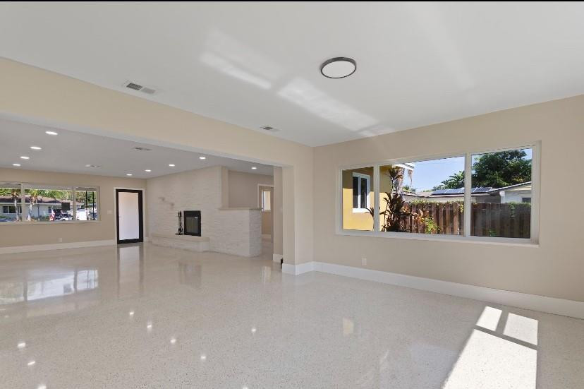 570 SE 2nd Pompano Beach, FL 33060