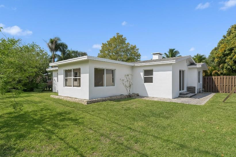 570 SE 2nd Pompano Beach, FL 33060