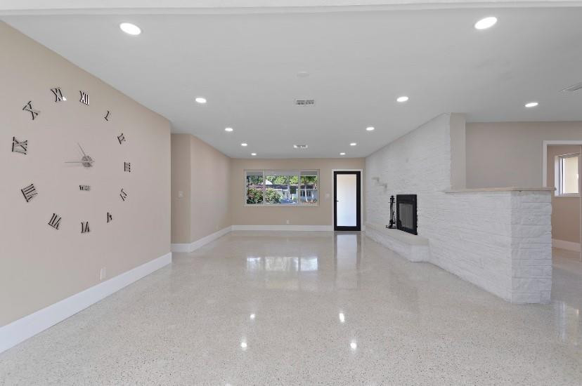 570 SE 2nd Pompano Beach, FL 33060