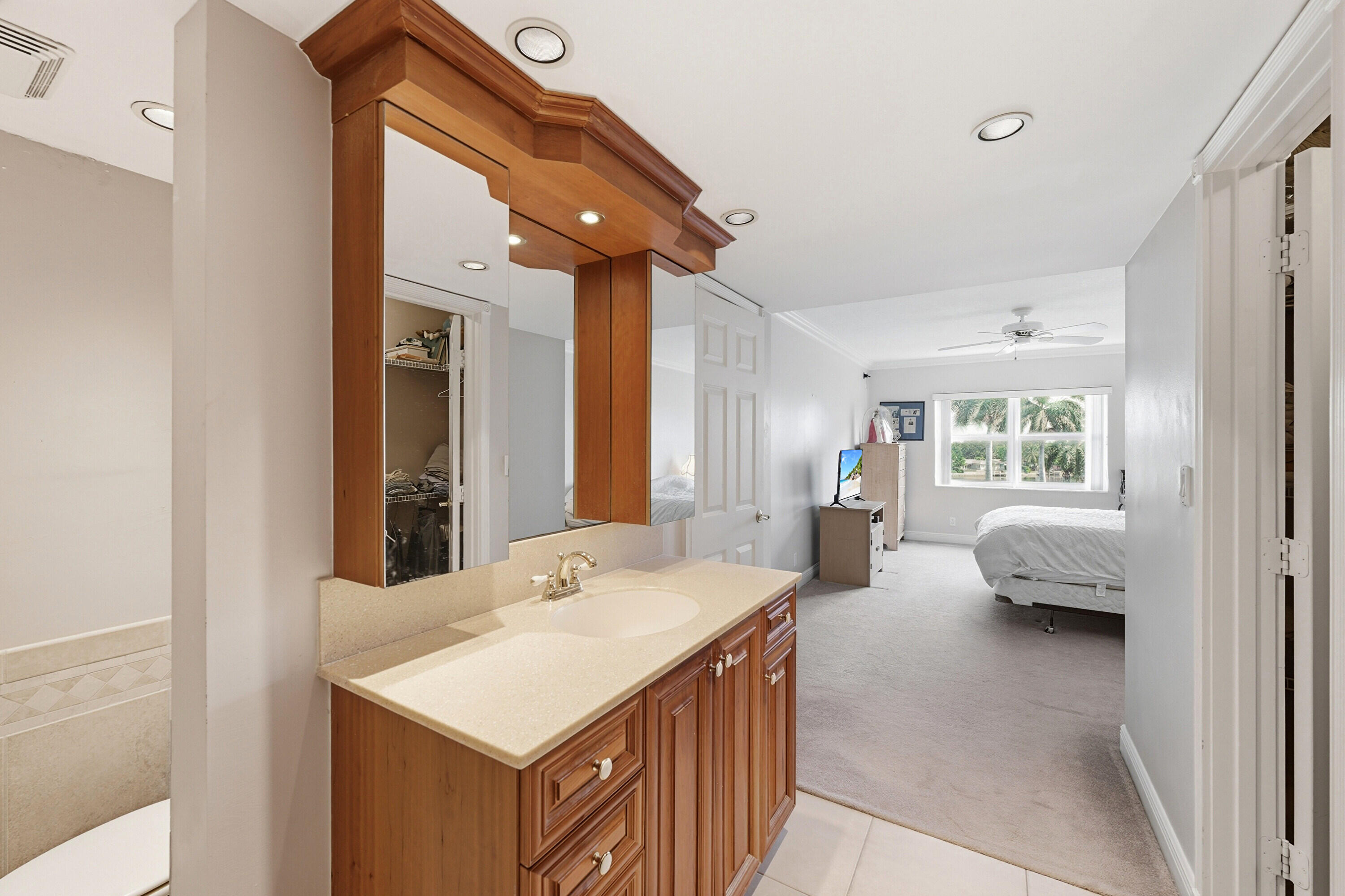 1839 Middle Riv #302 Fort Lauderdale, FL 33305
