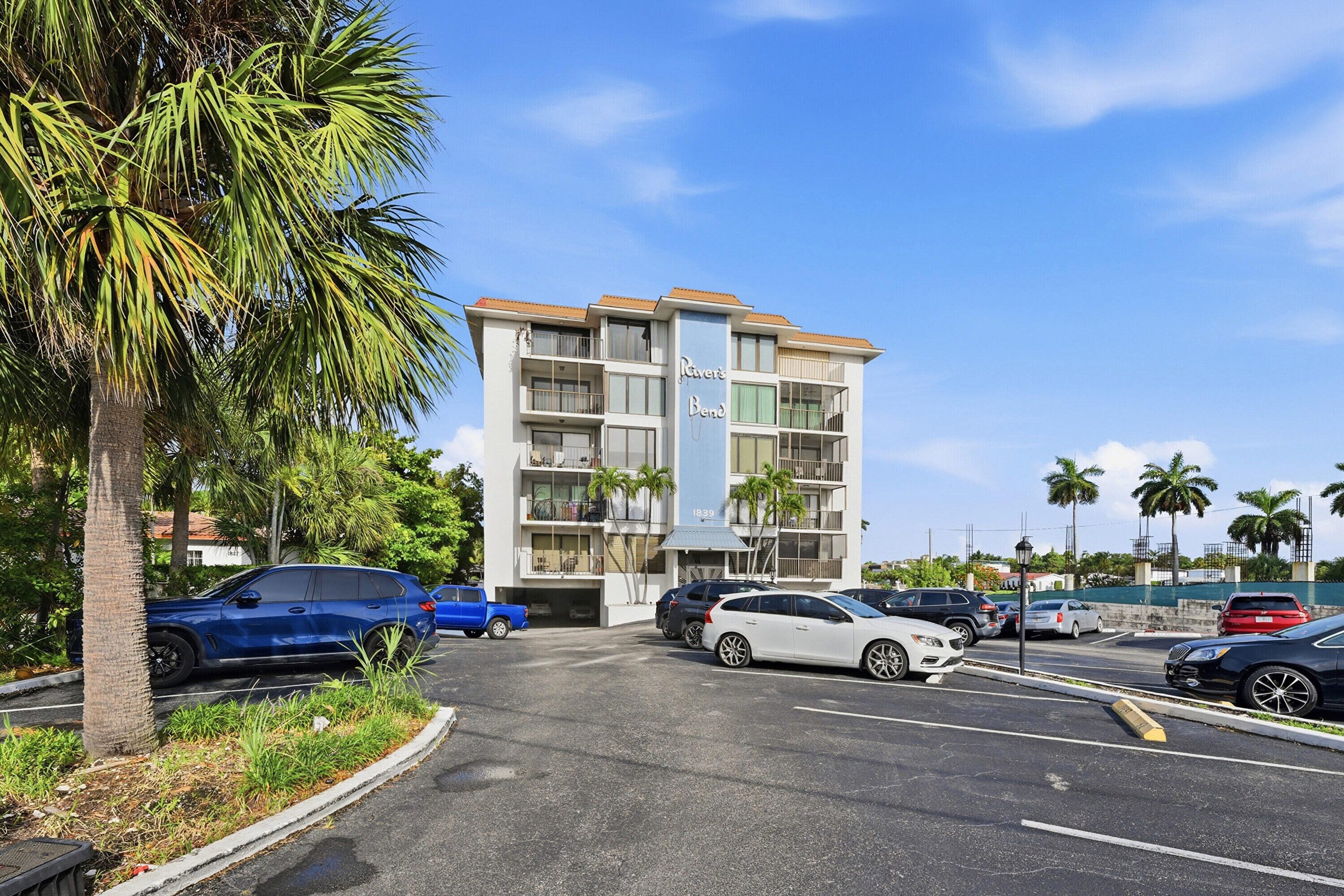 1839 Middle Riv #302 Fort Lauderdale, FL 33305