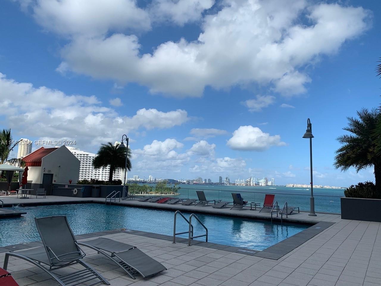 image The Mark on Brickell35