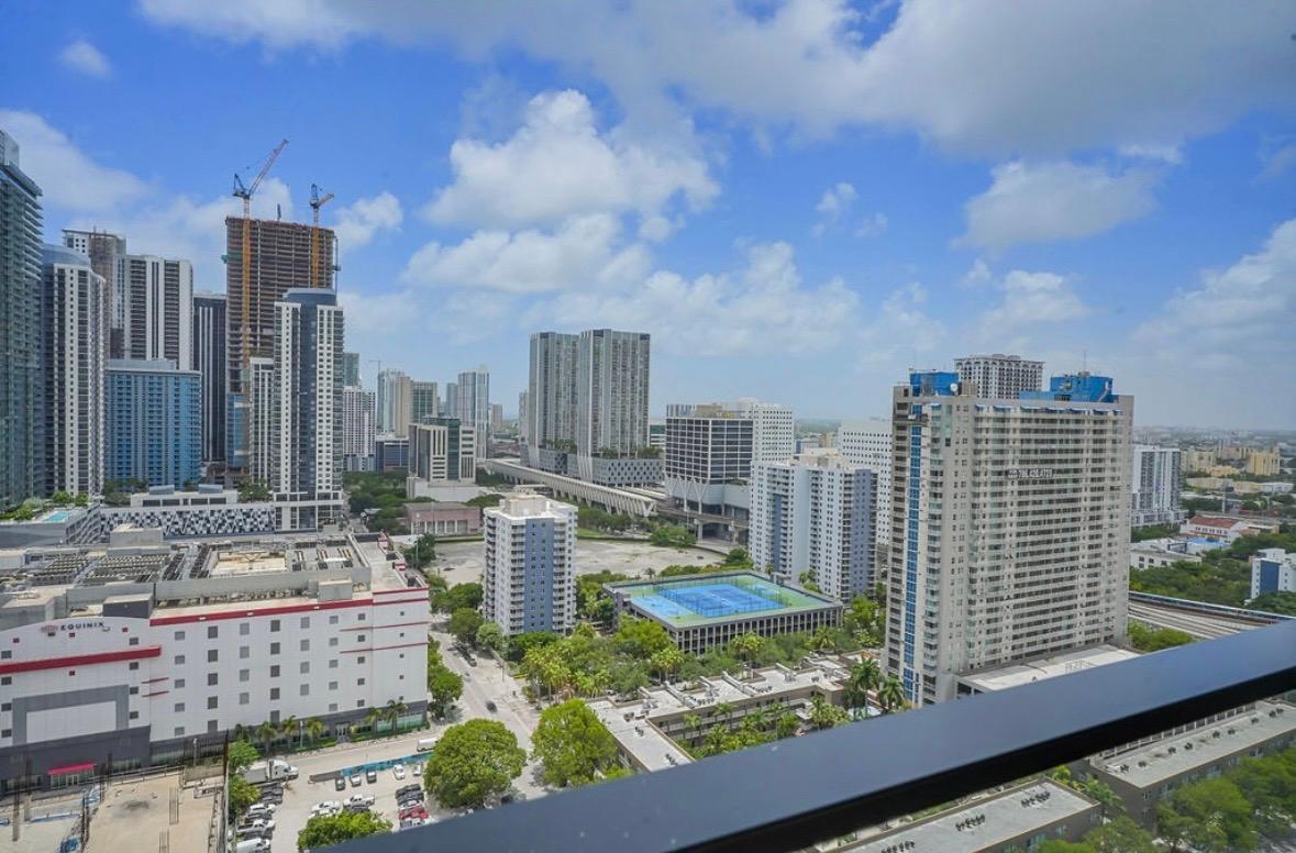 image E11EVEN Hotel & Residences2