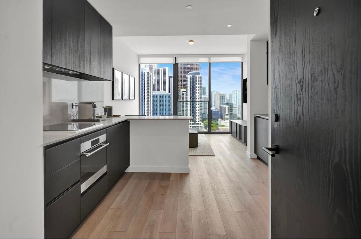 image E11EVEN Hotel & Residences3