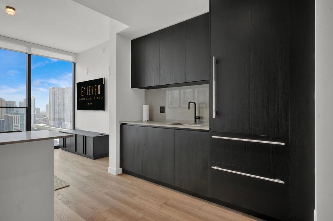 image E11EVEN Hotel & Residences5