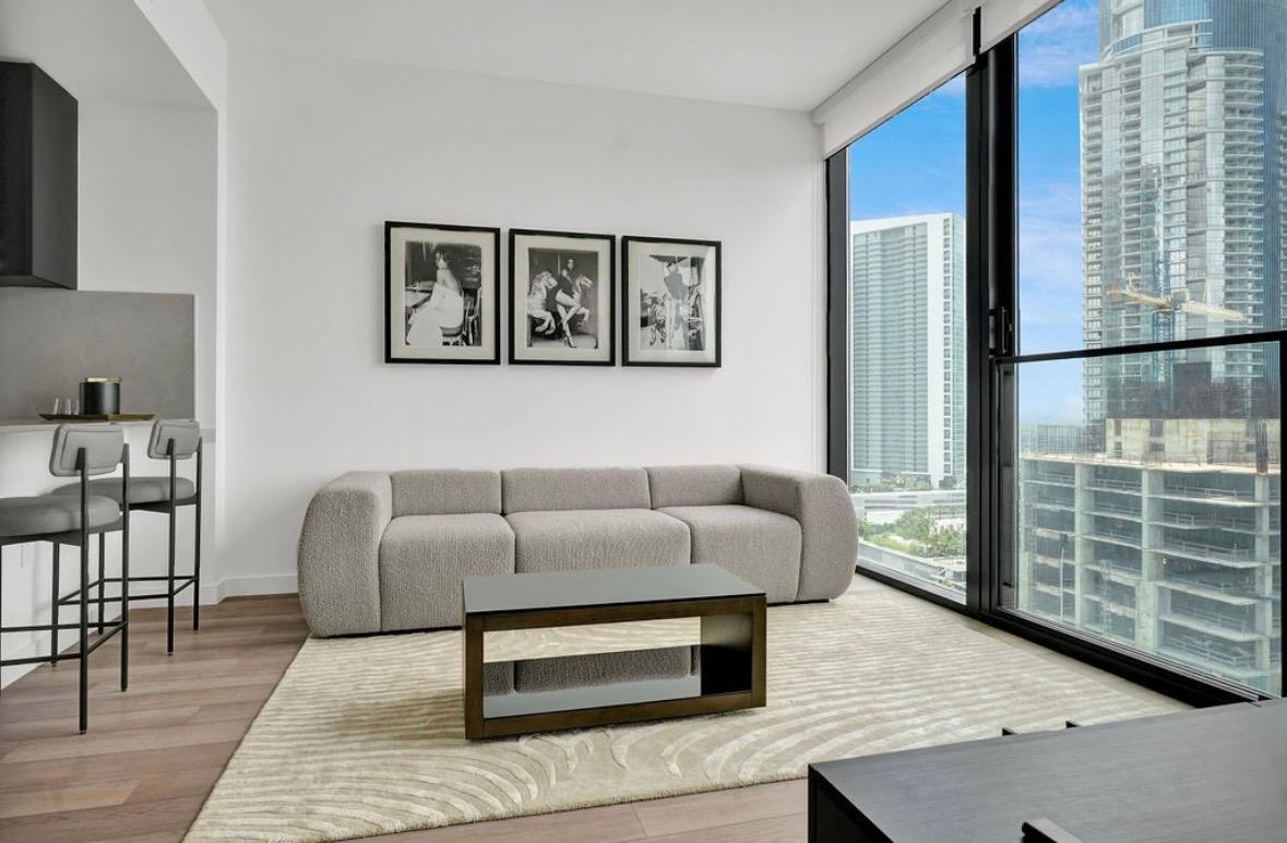 image E11EVEN Hotel & Residences8