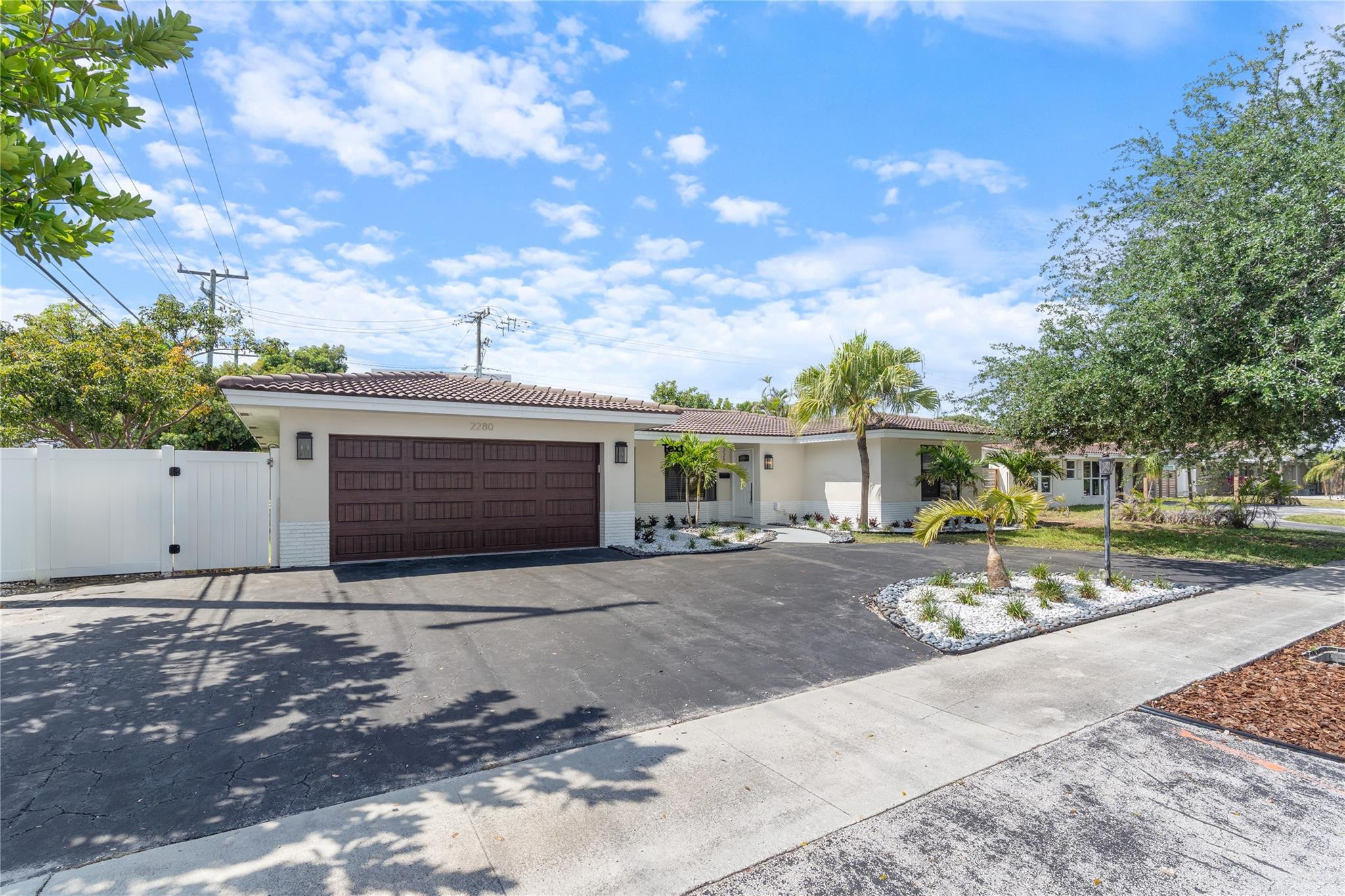 2280 NE 62nd