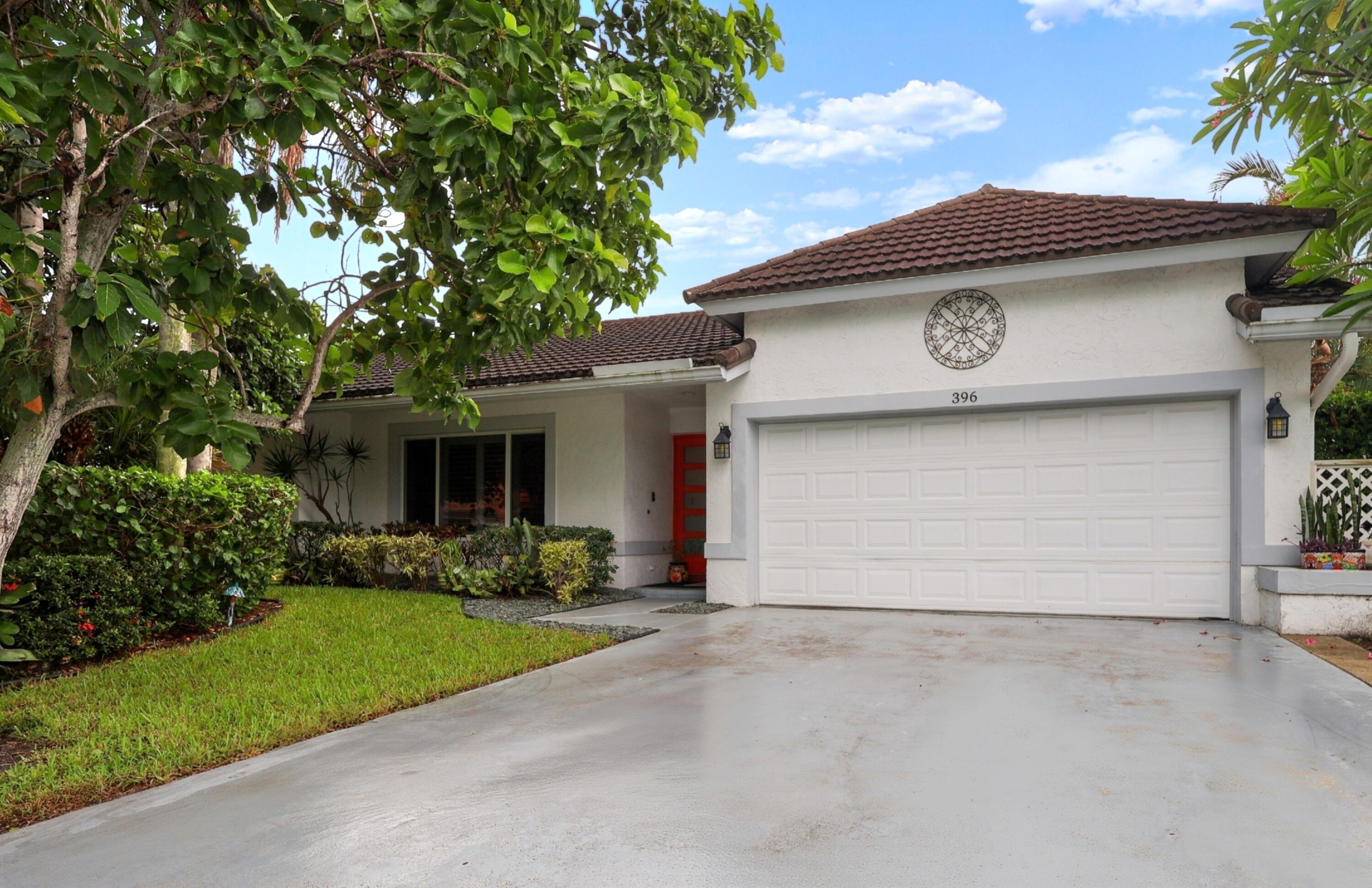 396 Redwood Ln
