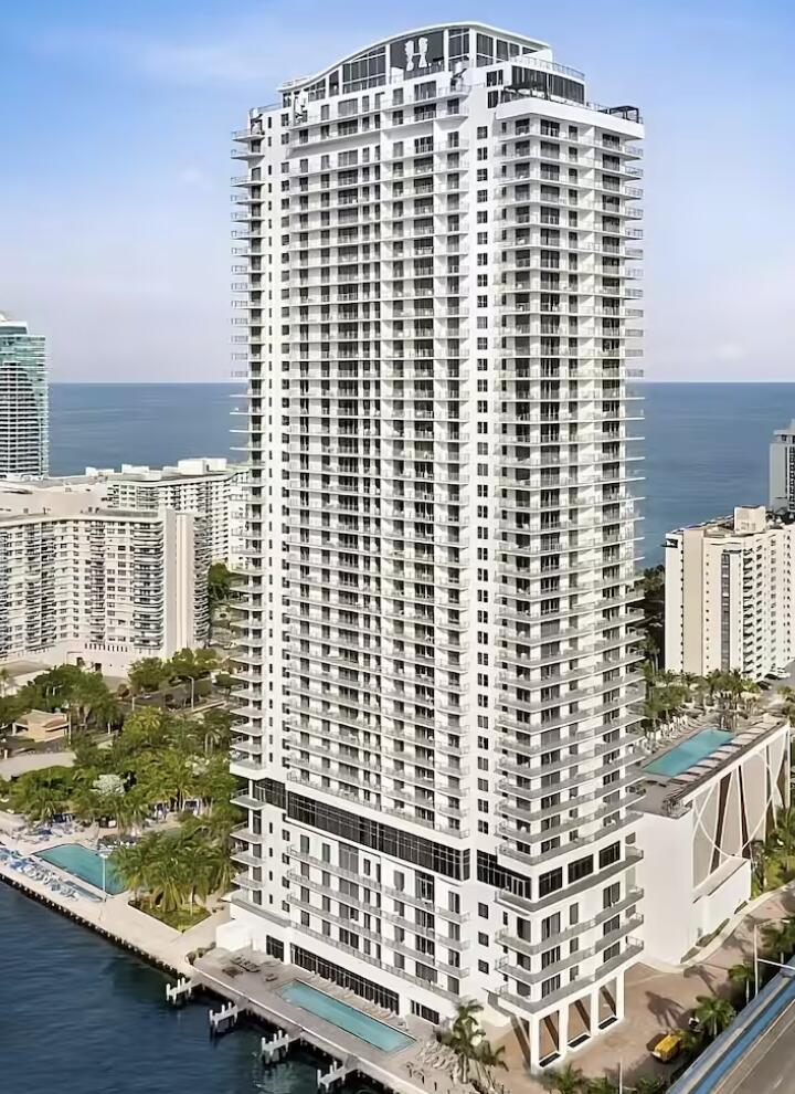 4010 S Ocean Dr #R1007