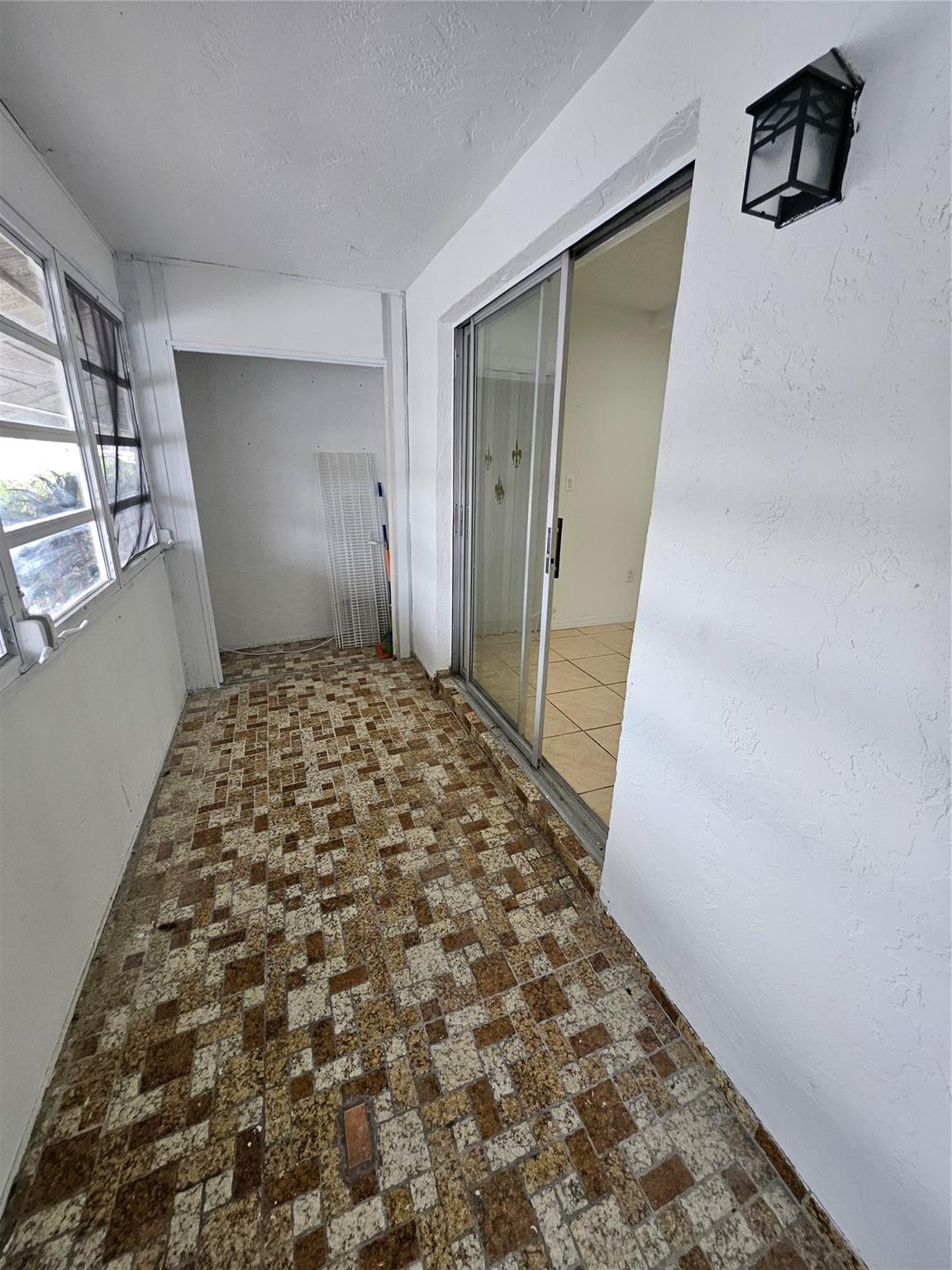 image Ro-mont South Green Condo9