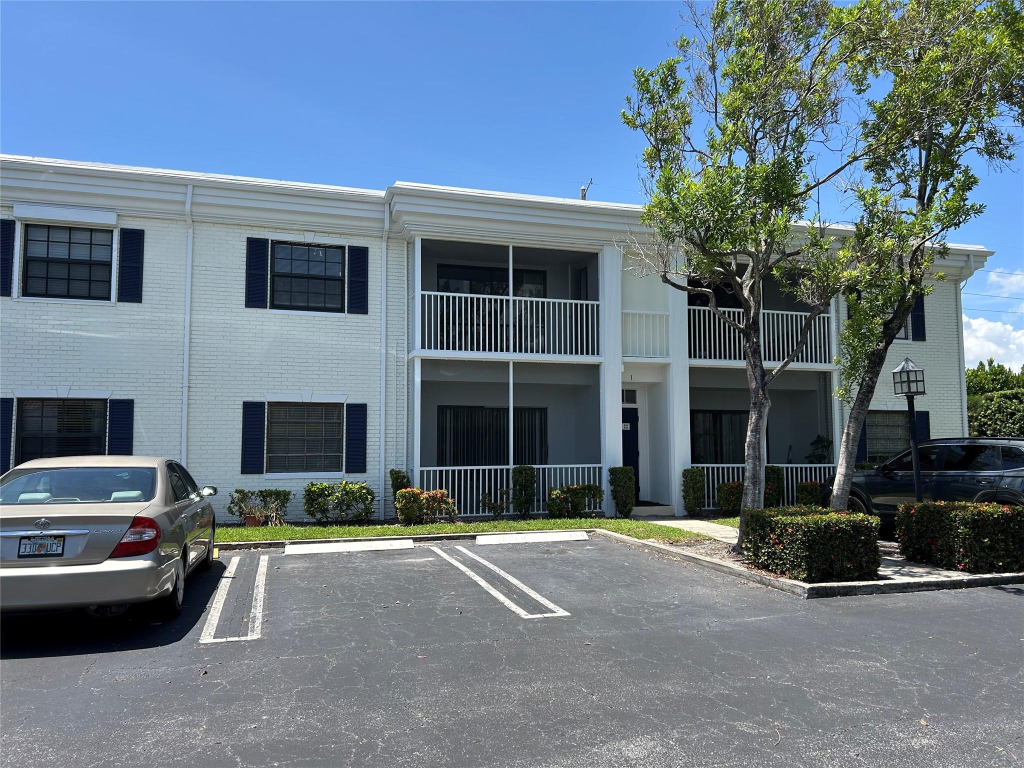 180 Cypress Clb Dr #814