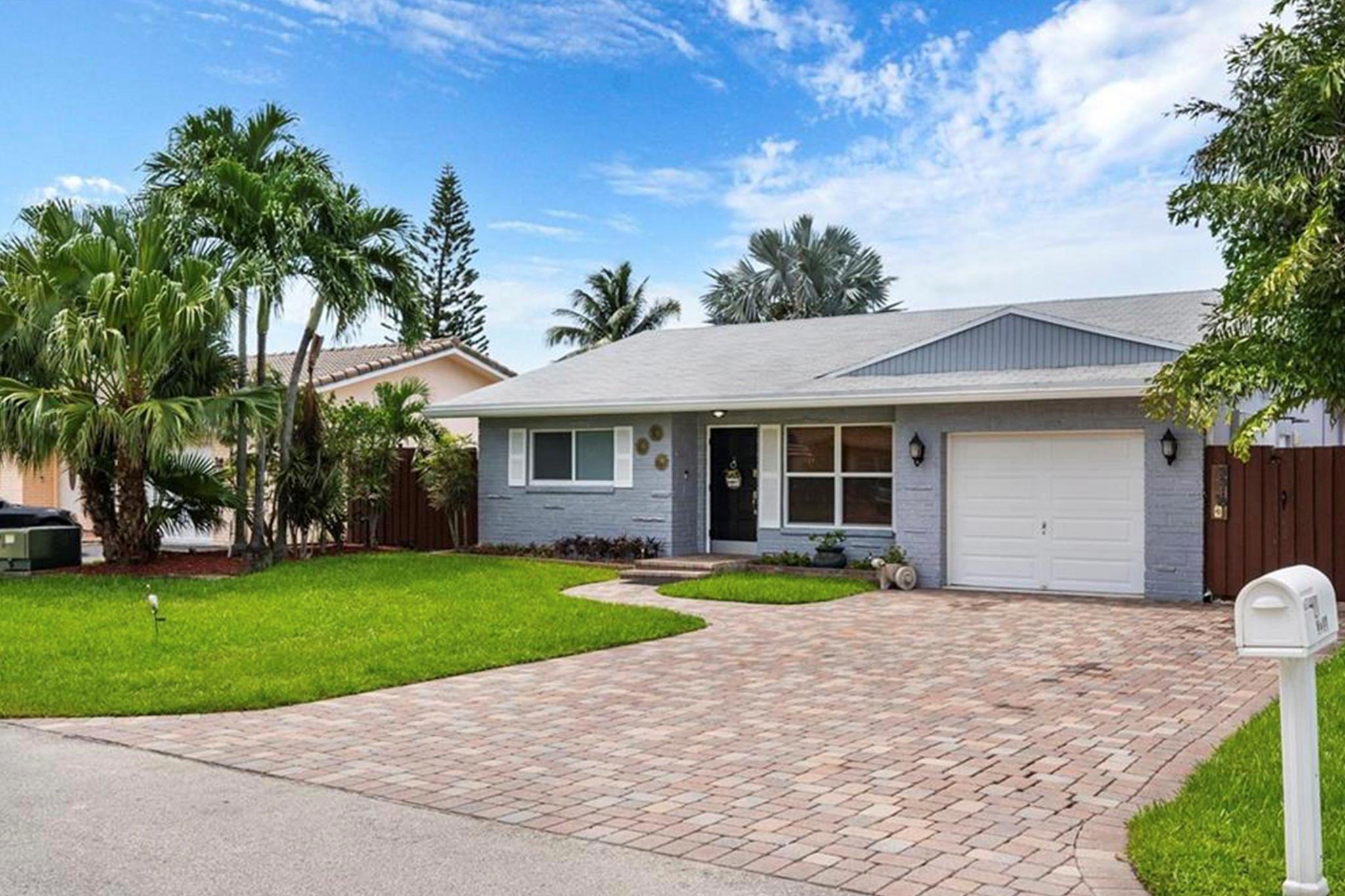 3318 NW 68th Ct