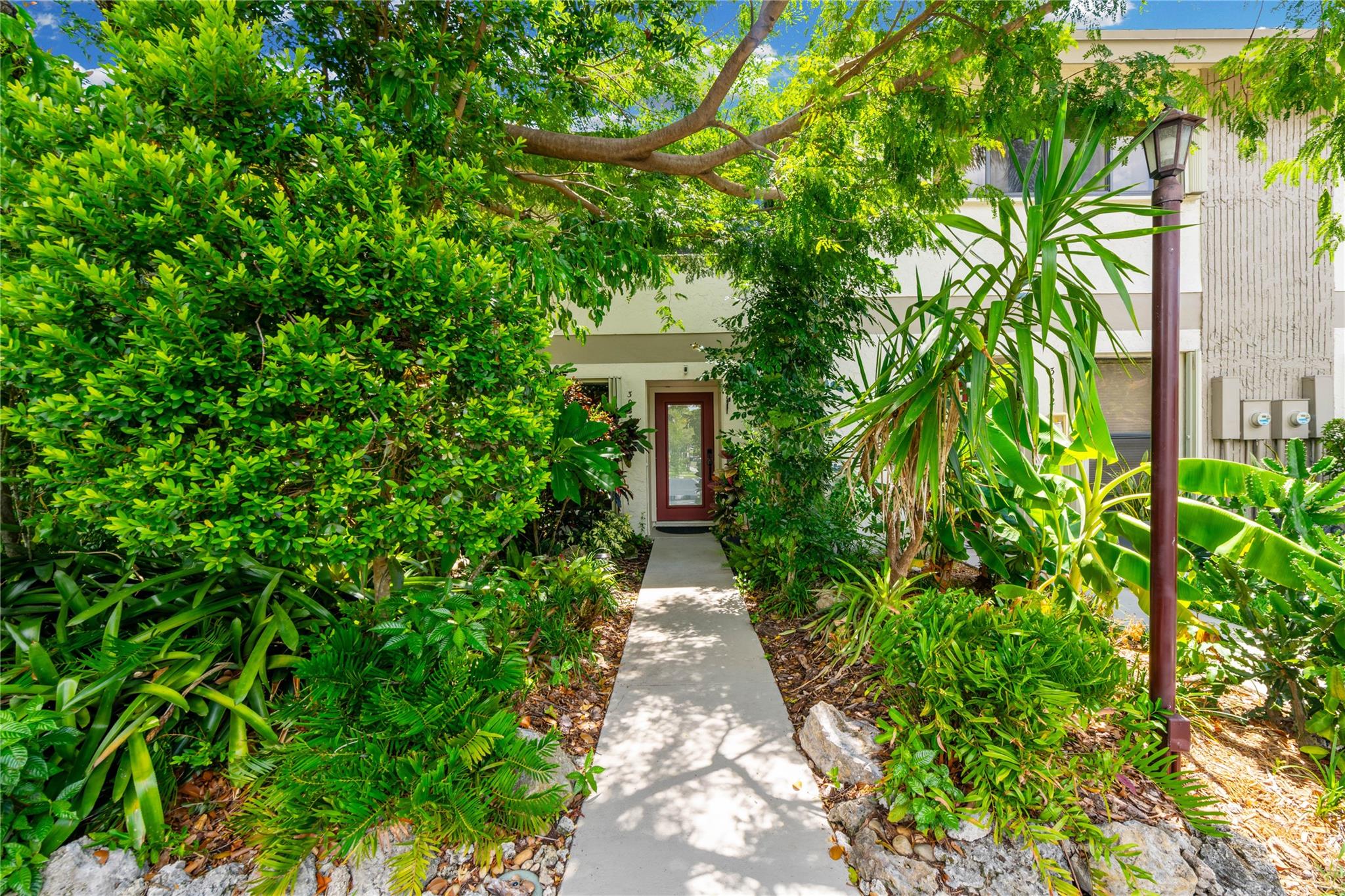 3020 S Oakland Frst Dr