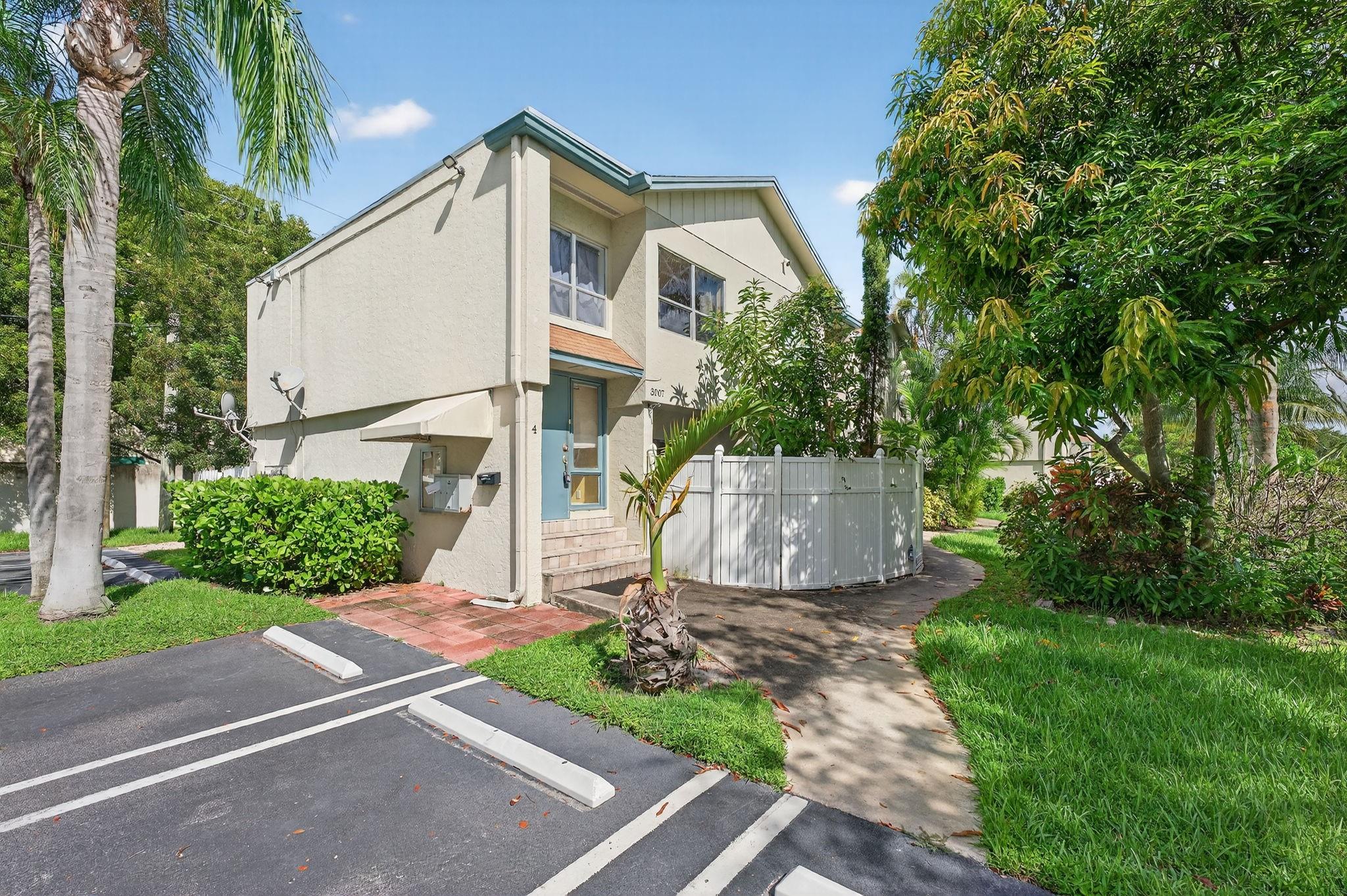 3007 NW 5th Ter