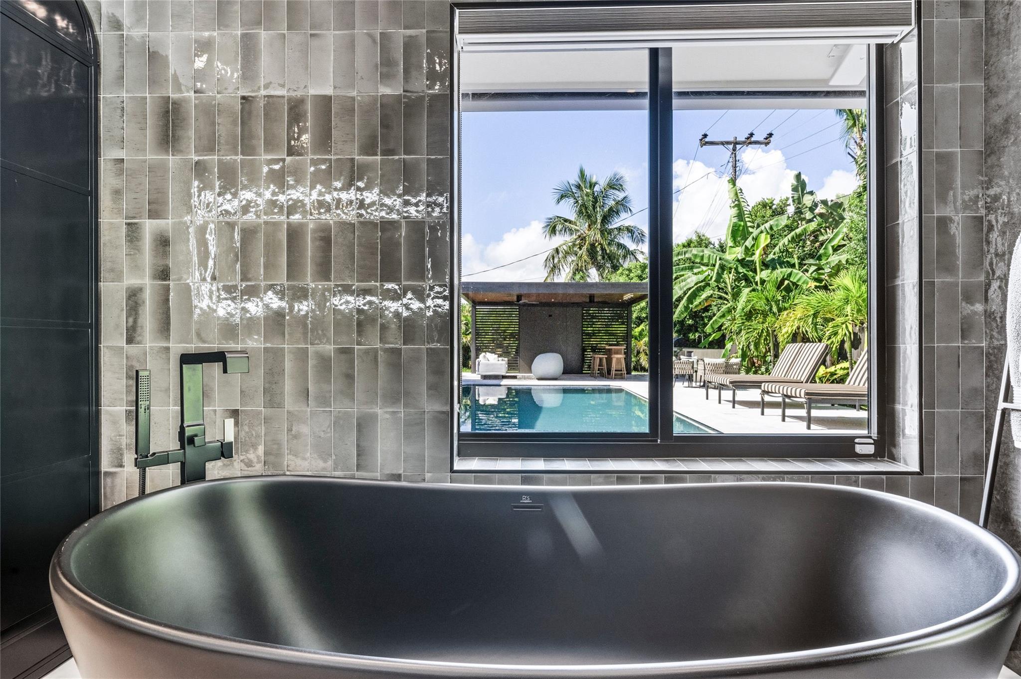 1621 Seabreeze Blvd Fort Lauderdale, FL 33316