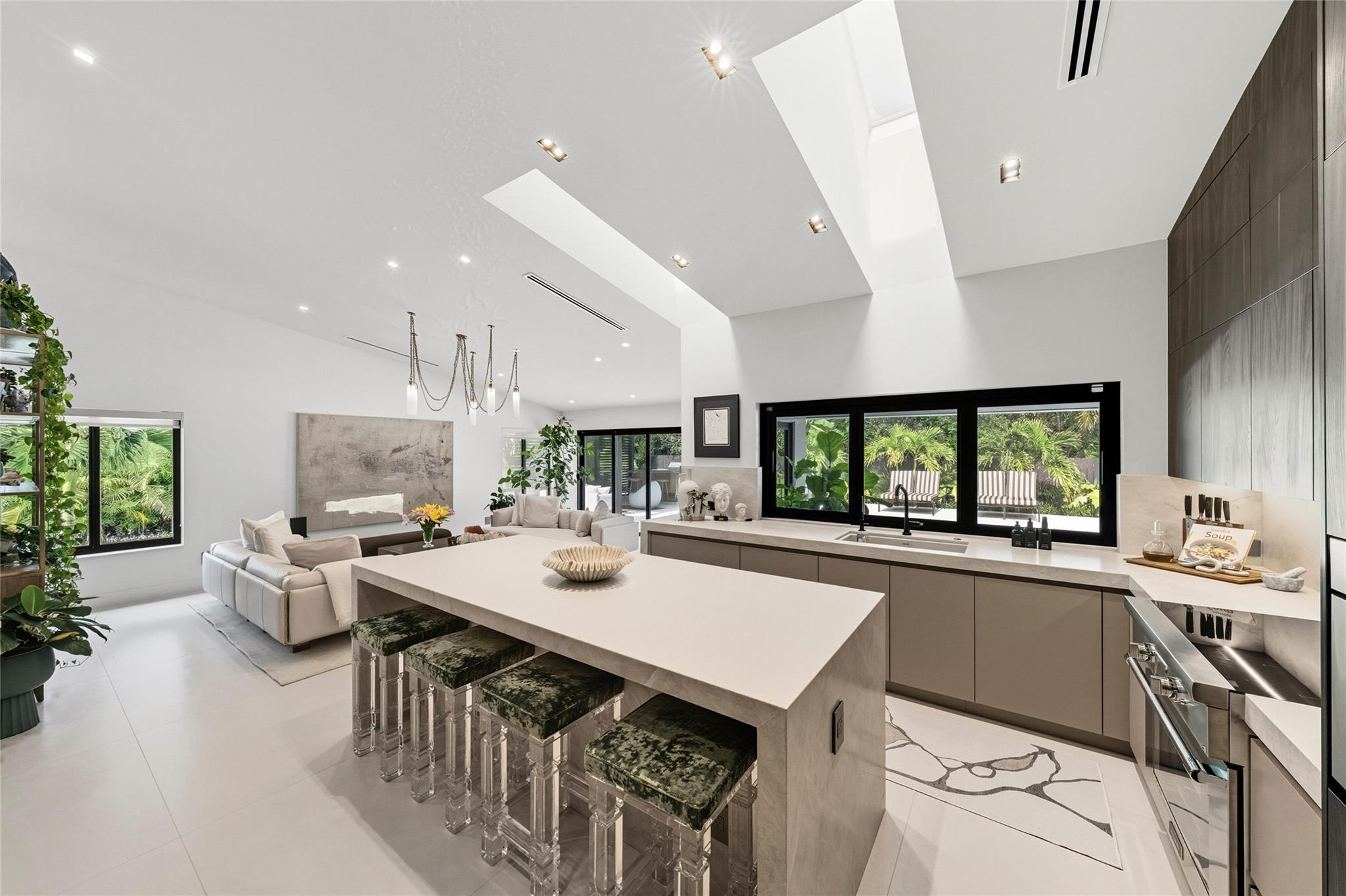 1621 Seabreeze Blvd Fort Lauderdale, FL 33316