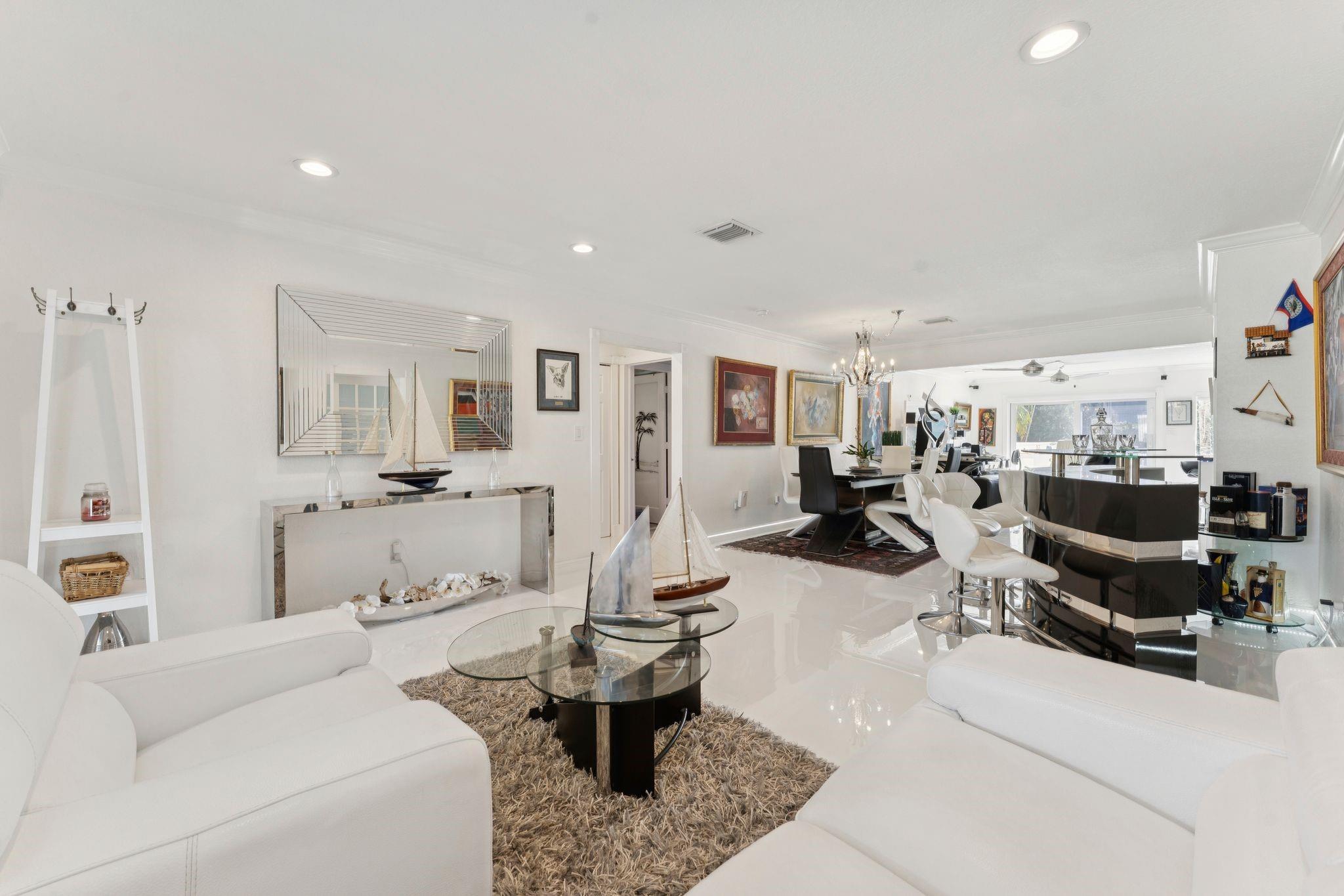 911 NW 7th St Dania Beach, FL 33004