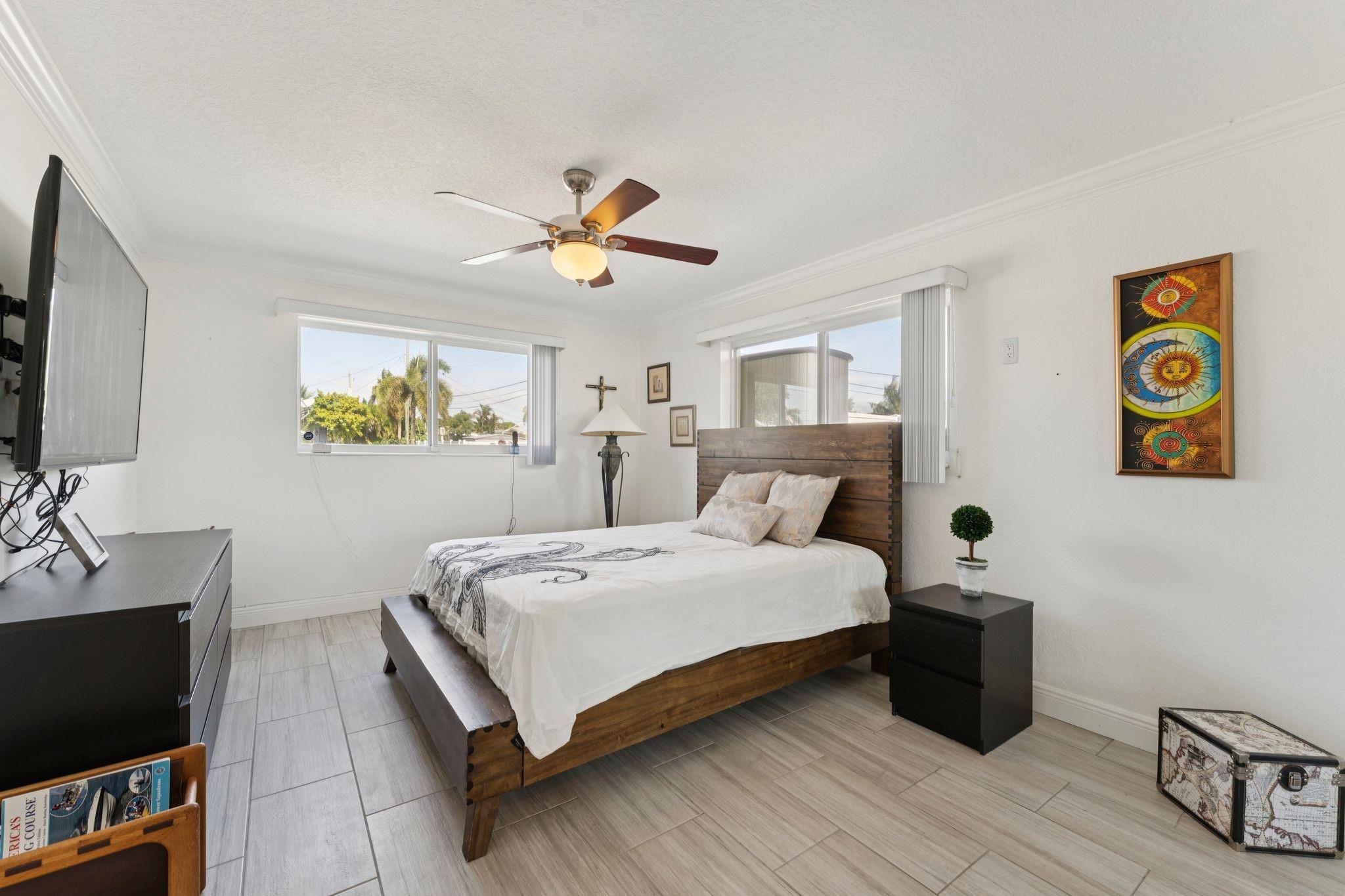 911 NW 7th St Dania Beach, FL 33004