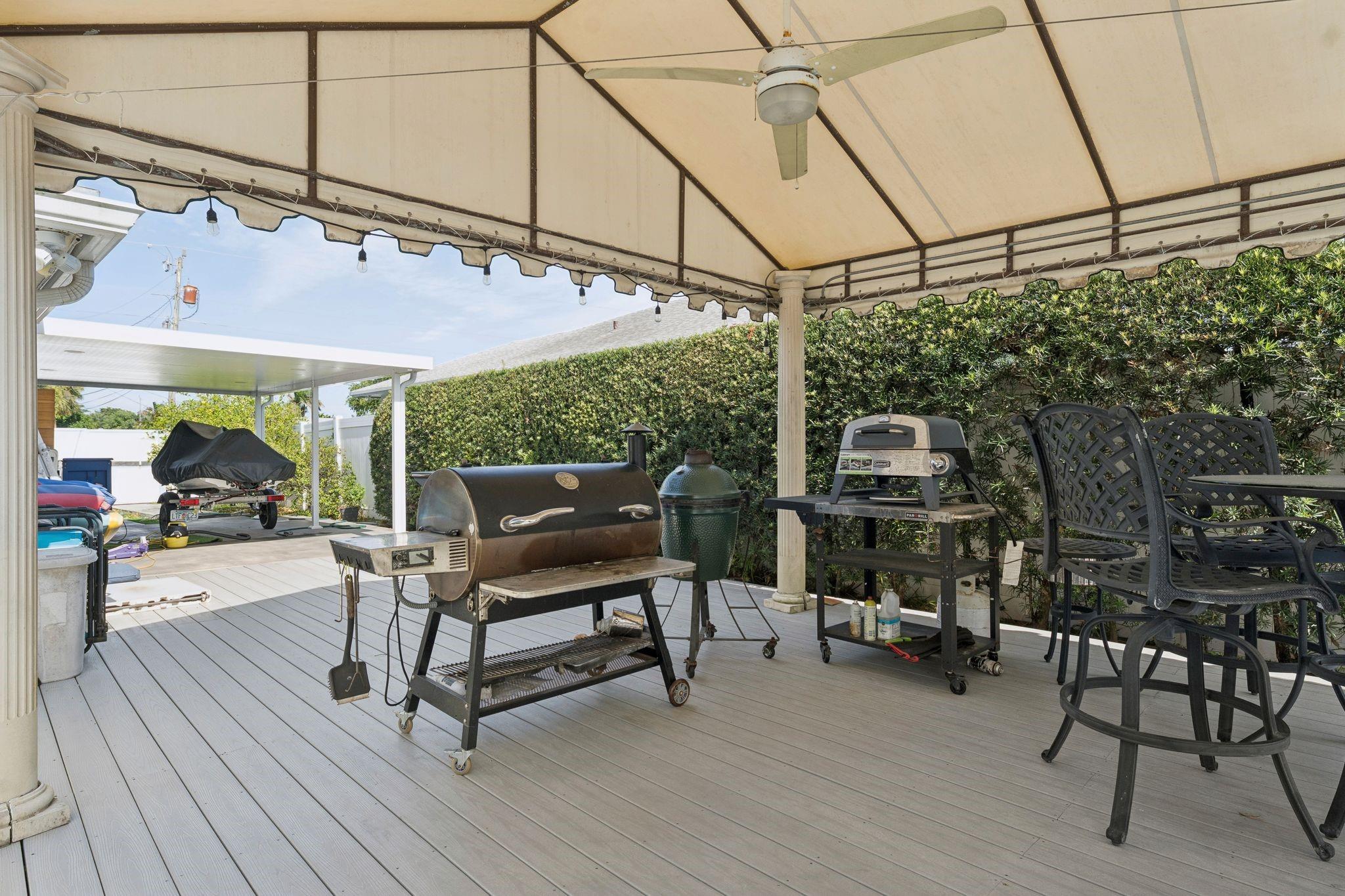 911 NW 7th St Dania Beach, FL 33004