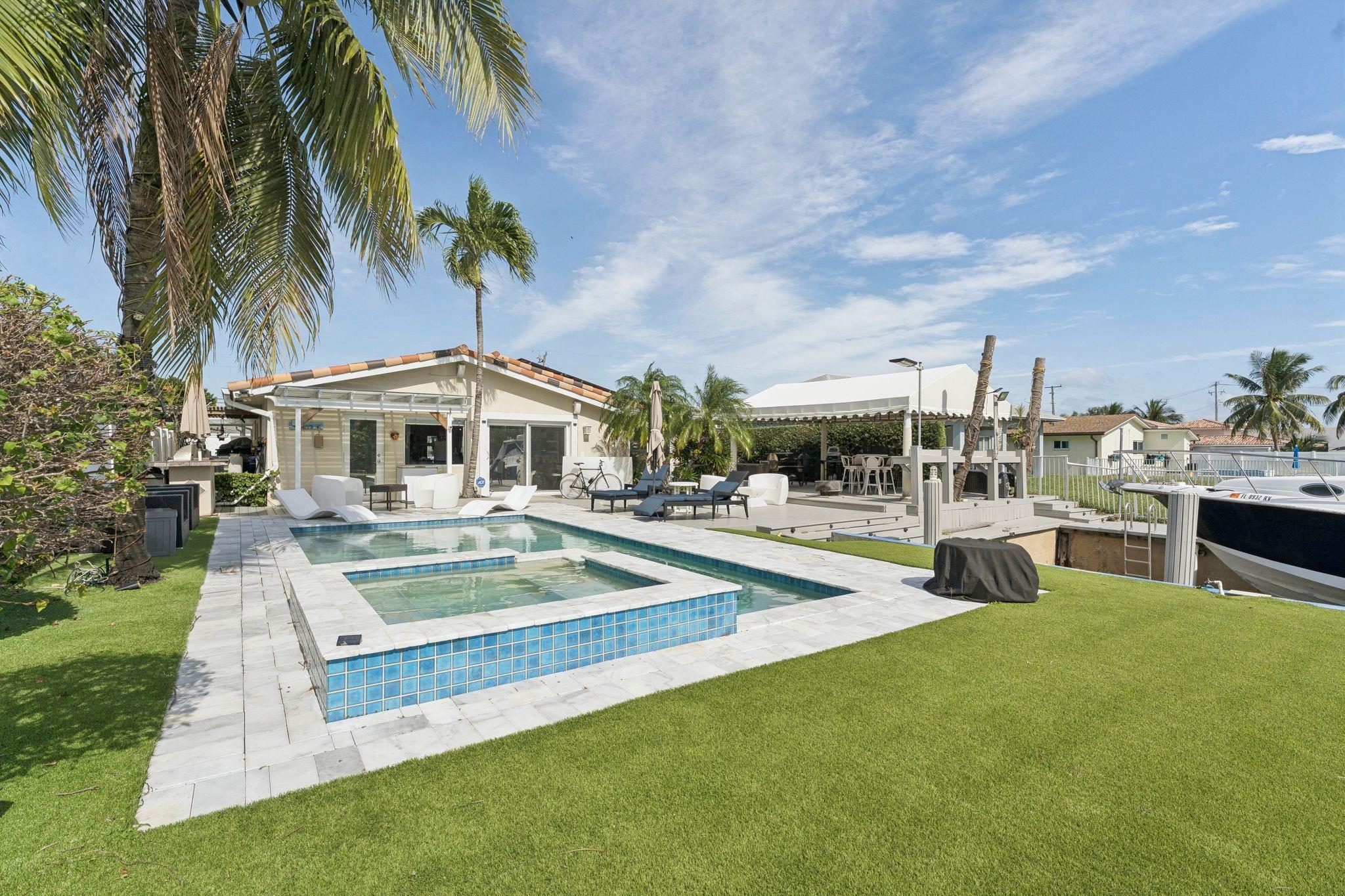 911 NW 7th St Dania Beach, FL 33004