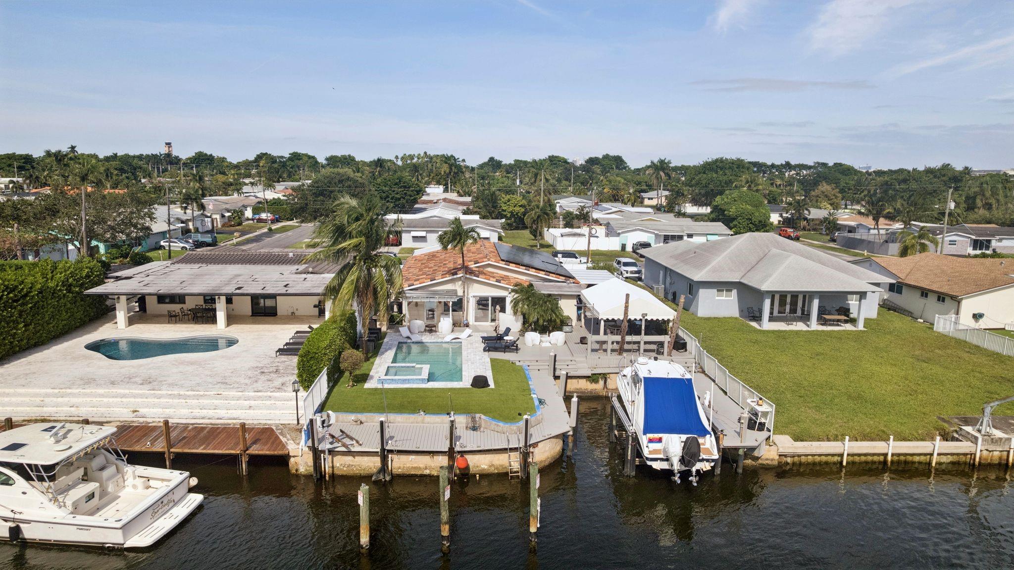 911 NW 7th St Dania Beach, FL 33004