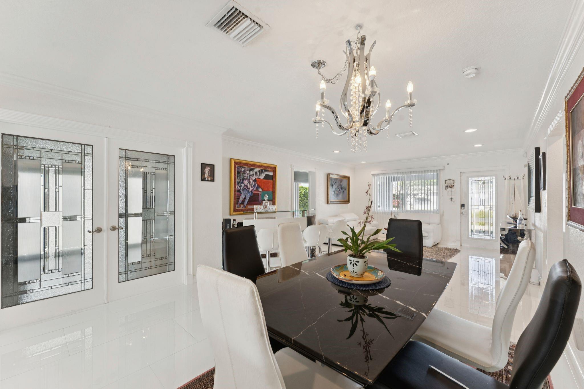 911 NW 7th St Dania Beach, FL 33004