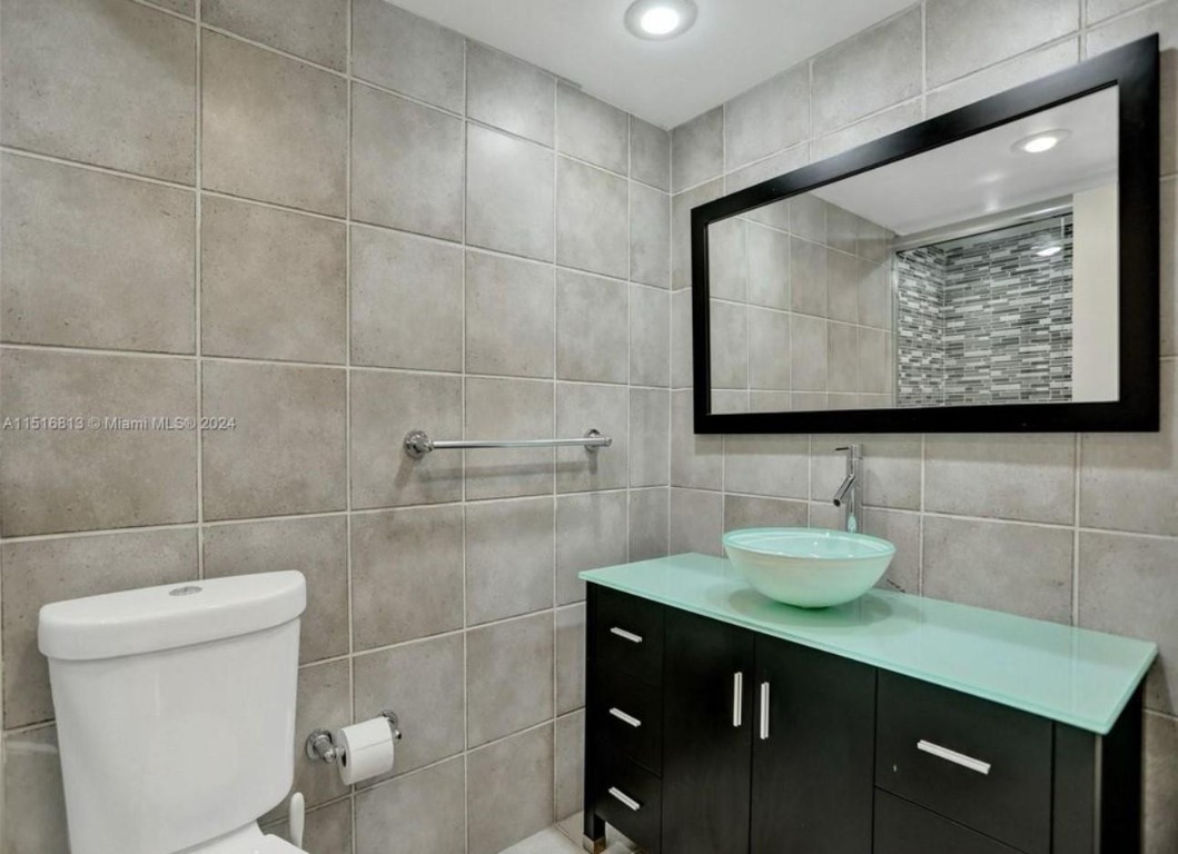 11930 N Bayshore Dr #601 North Miami, FL 33181