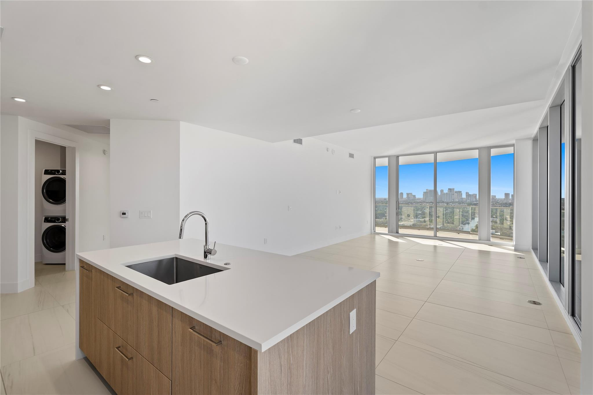 153 N Seabreeze Blvd #1704S Fort Lauderdale, FL 33304