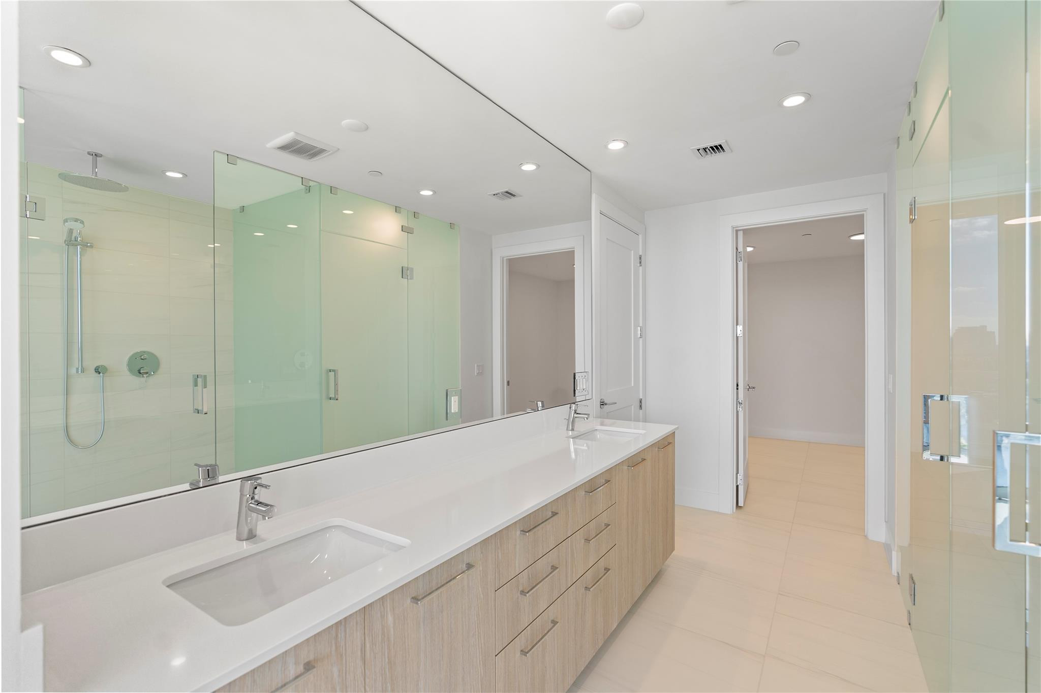 153 N Seabreeze Blvd #1704S Fort Lauderdale, FL 33304