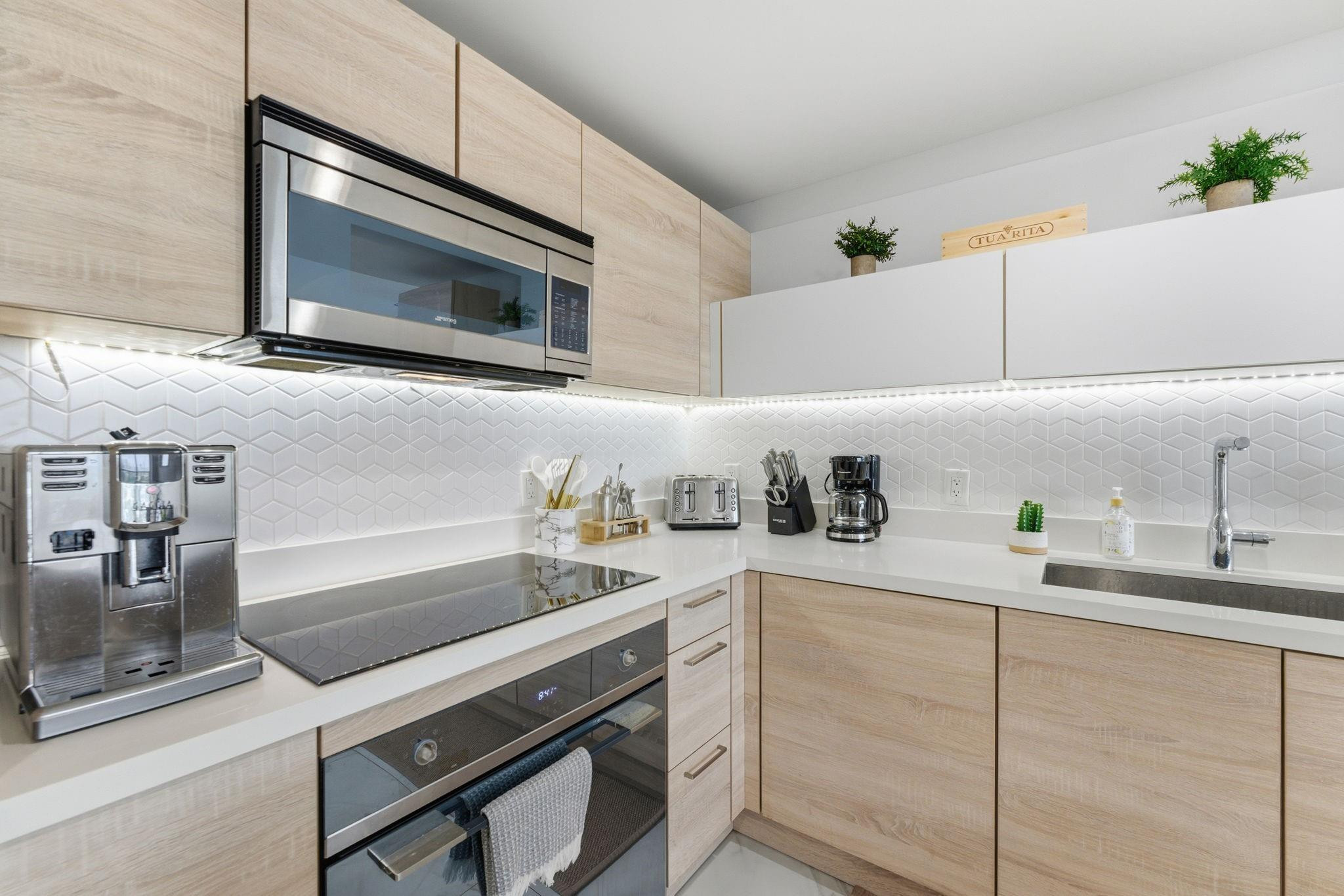 16385 Biscayne Blvd #2516 North Miami Beach, FL 33160