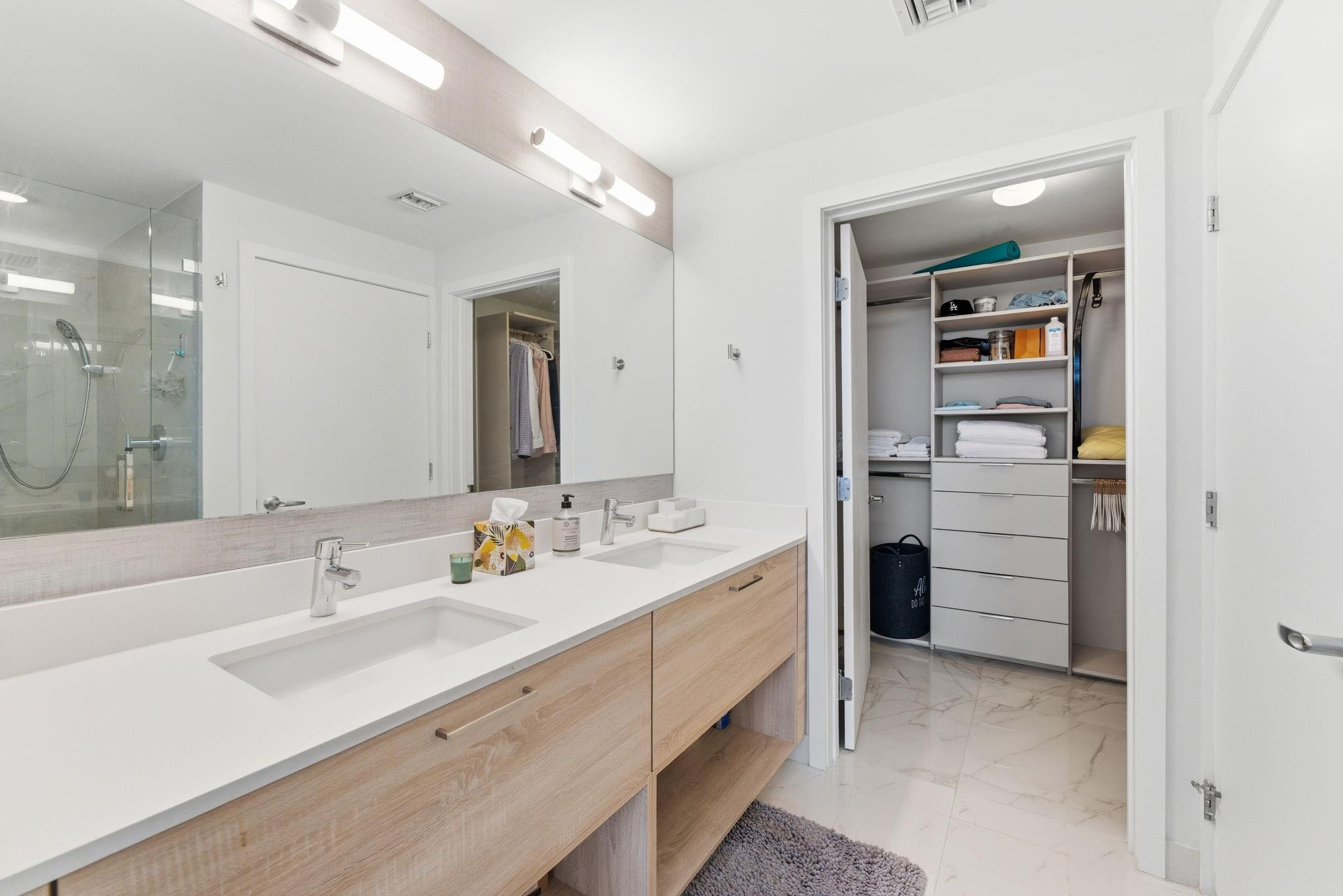 16385 Biscayne Blvd #2516 North Miami Beach, FL 33160