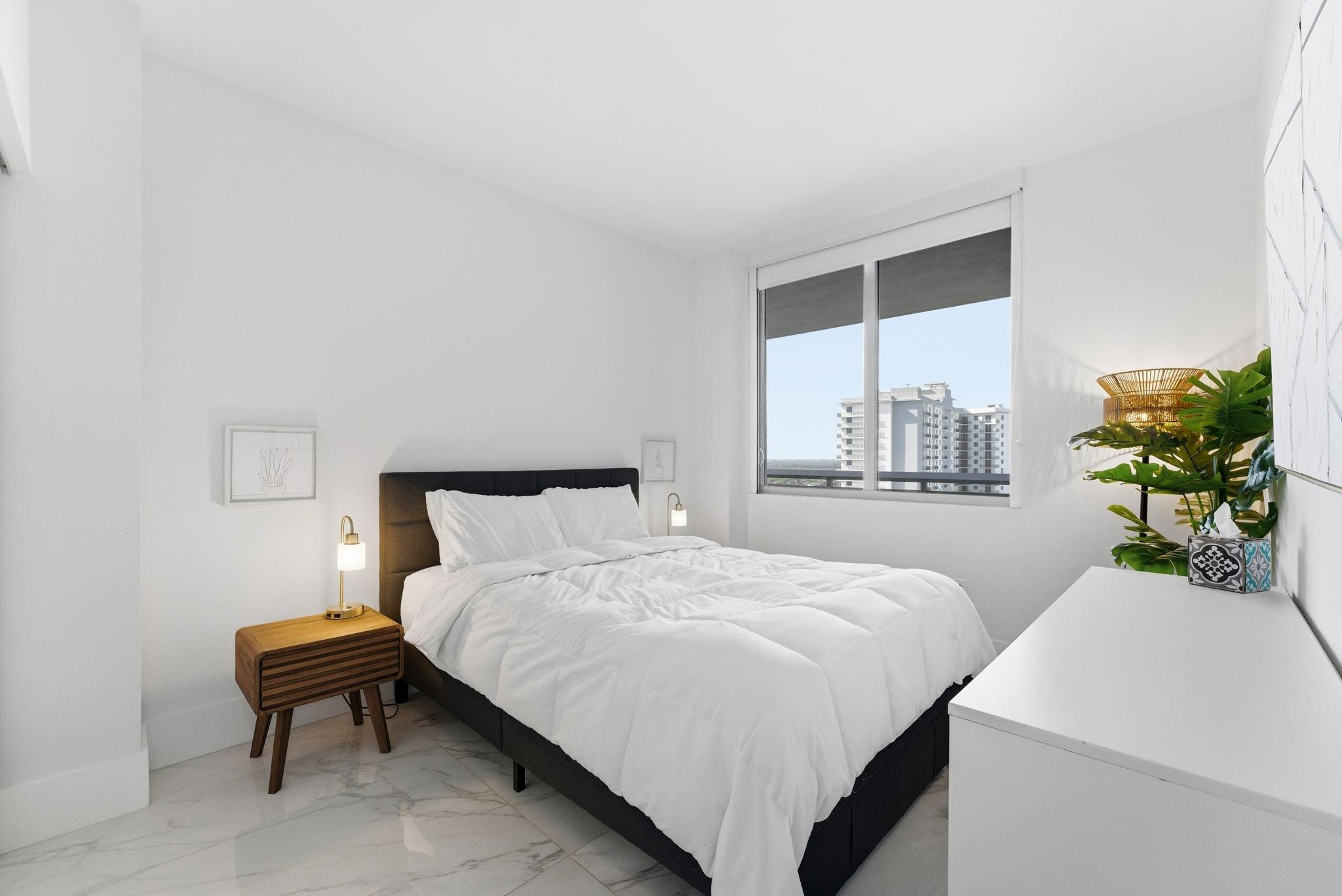 16385 Biscayne Blvd #2516 North Miami Beach, FL 33160