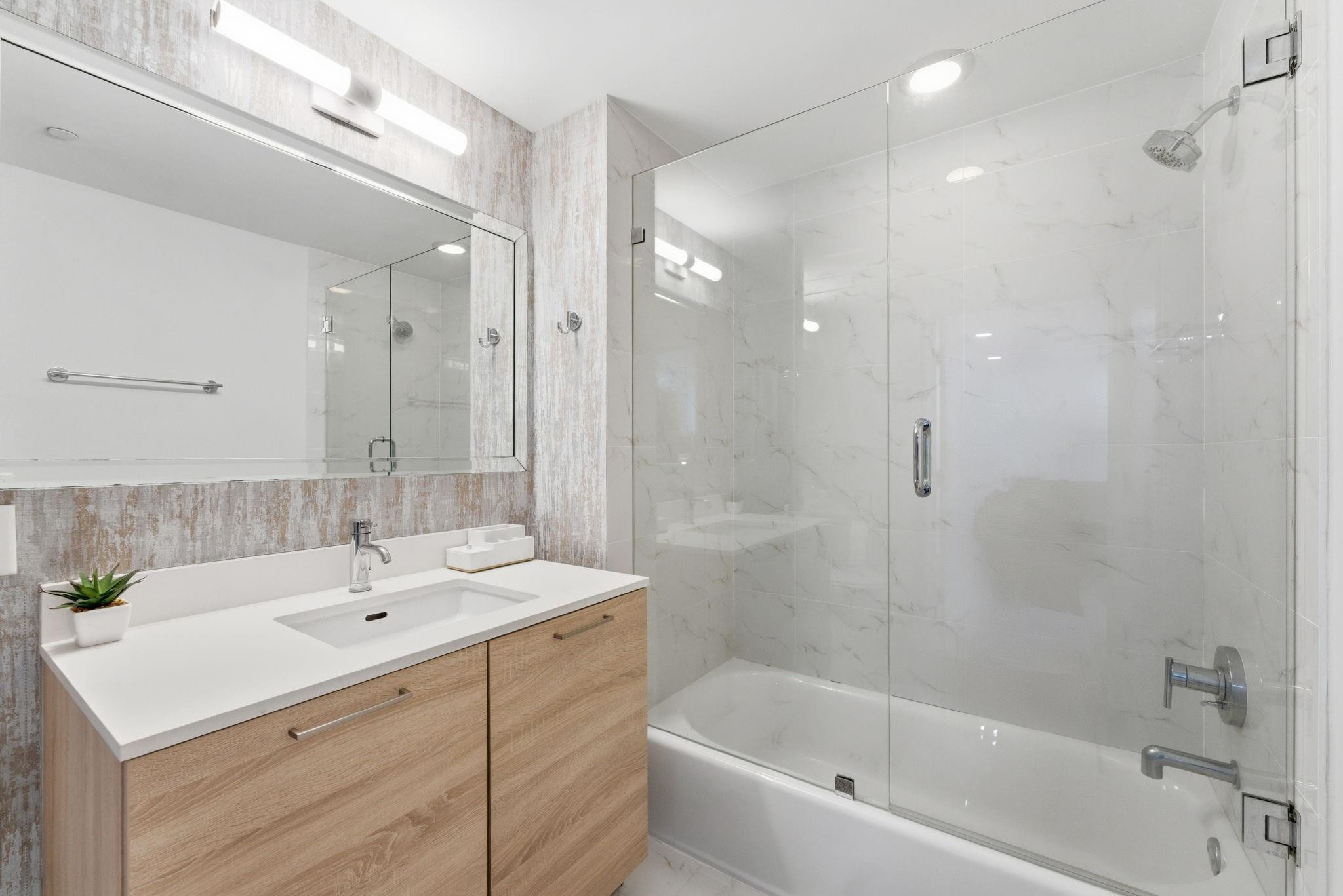 16385 Biscayne Blvd #2516 North Miami Beach, FL 33160