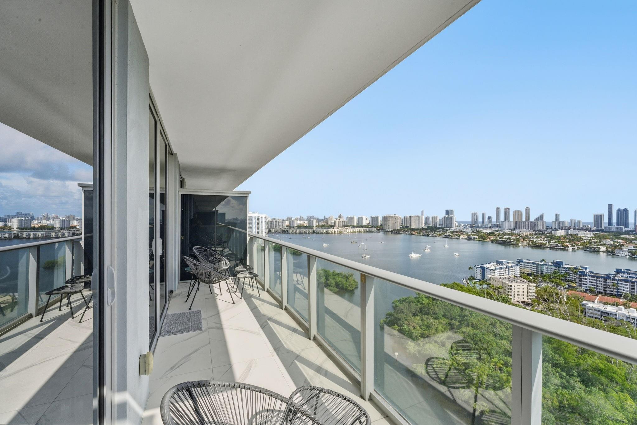 16385 Biscayne Blvd #2516 North Miami Beach, FL 33160