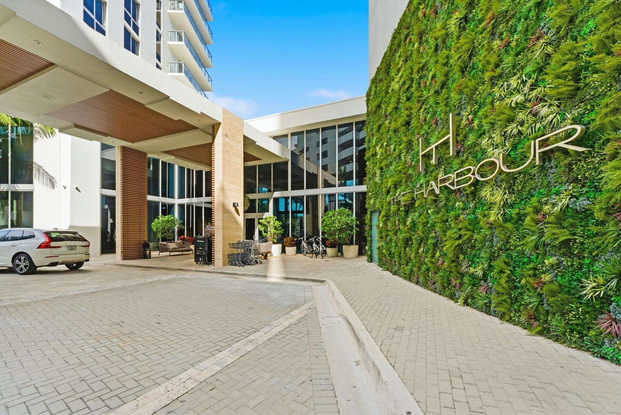 16385 Biscayne Blvd #2516 North Miami Beach, FL 33160