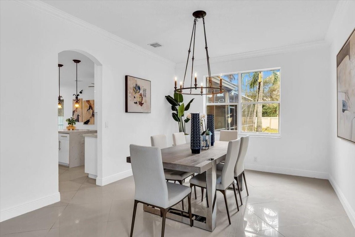 13702 NW 10th Ct Pembroke Pines, FL 33028