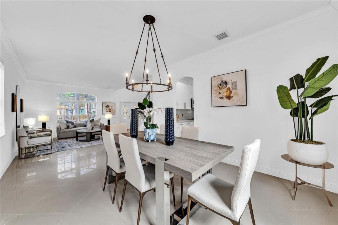 13702 NW 10th Ct Pembroke Pines, FL 33028