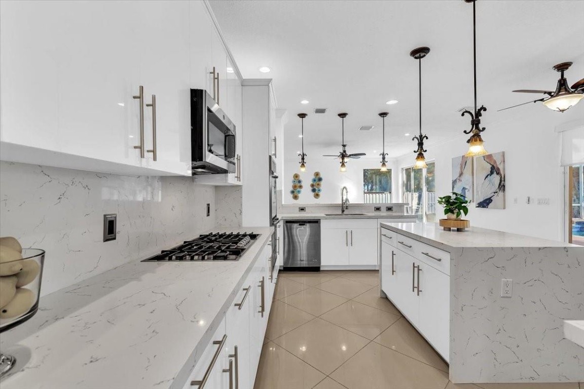 13702 NW 10th Ct Pembroke Pines, FL 33028