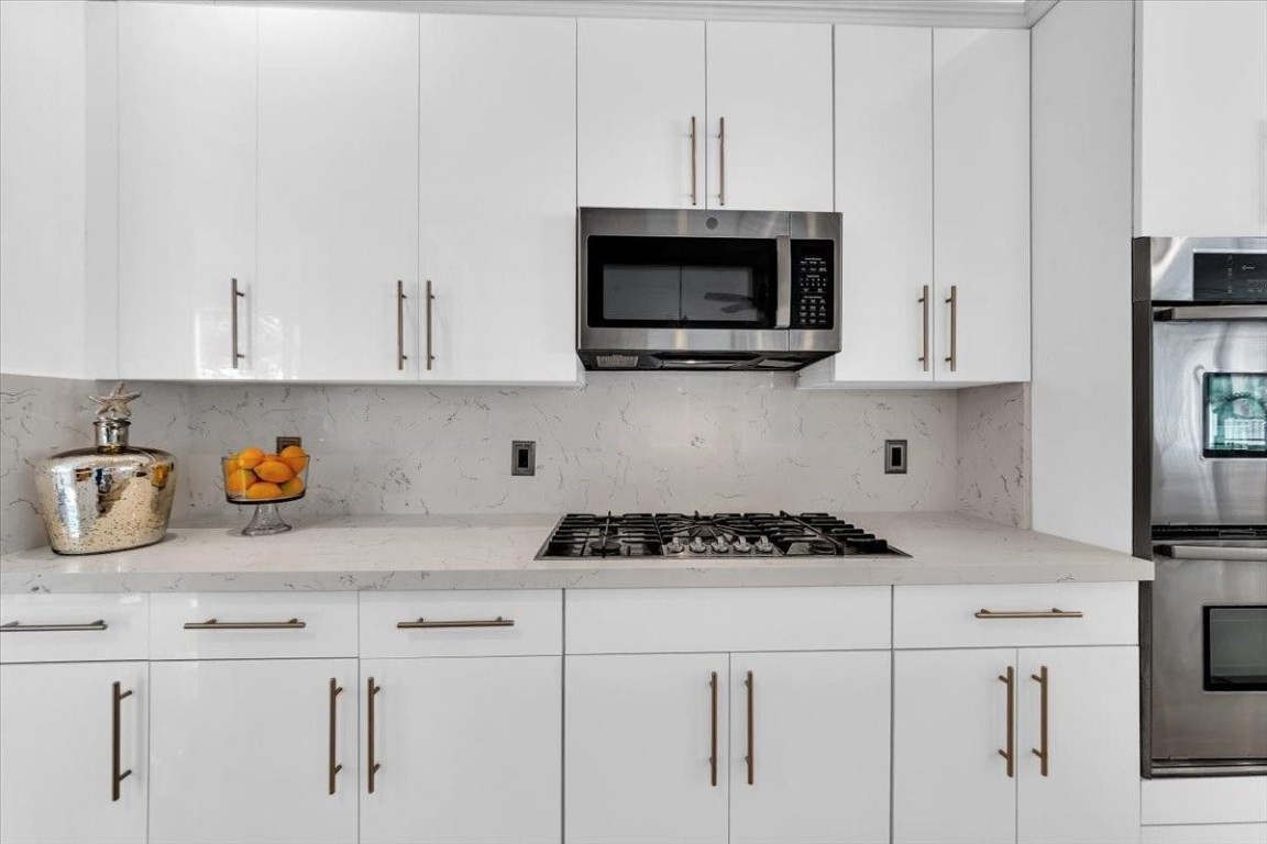 13702 NW 10th Ct Pembroke Pines, FL 33028