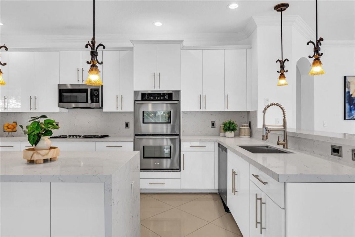 13702 NW 10th Ct Pembroke Pines, FL 33028