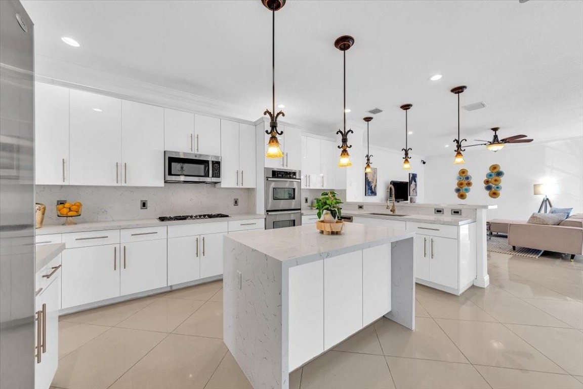 13702 NW 10th Ct Pembroke Pines, FL 33028