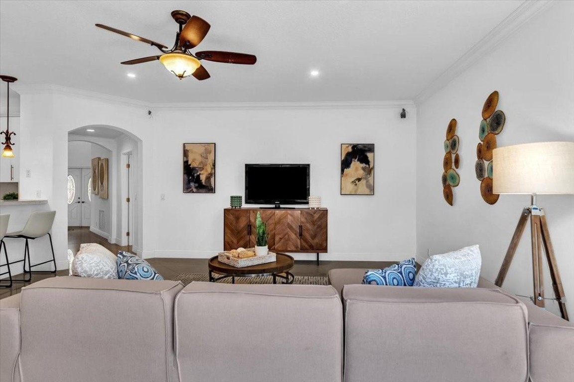 13702 NW 10th Ct Pembroke Pines, FL 33028